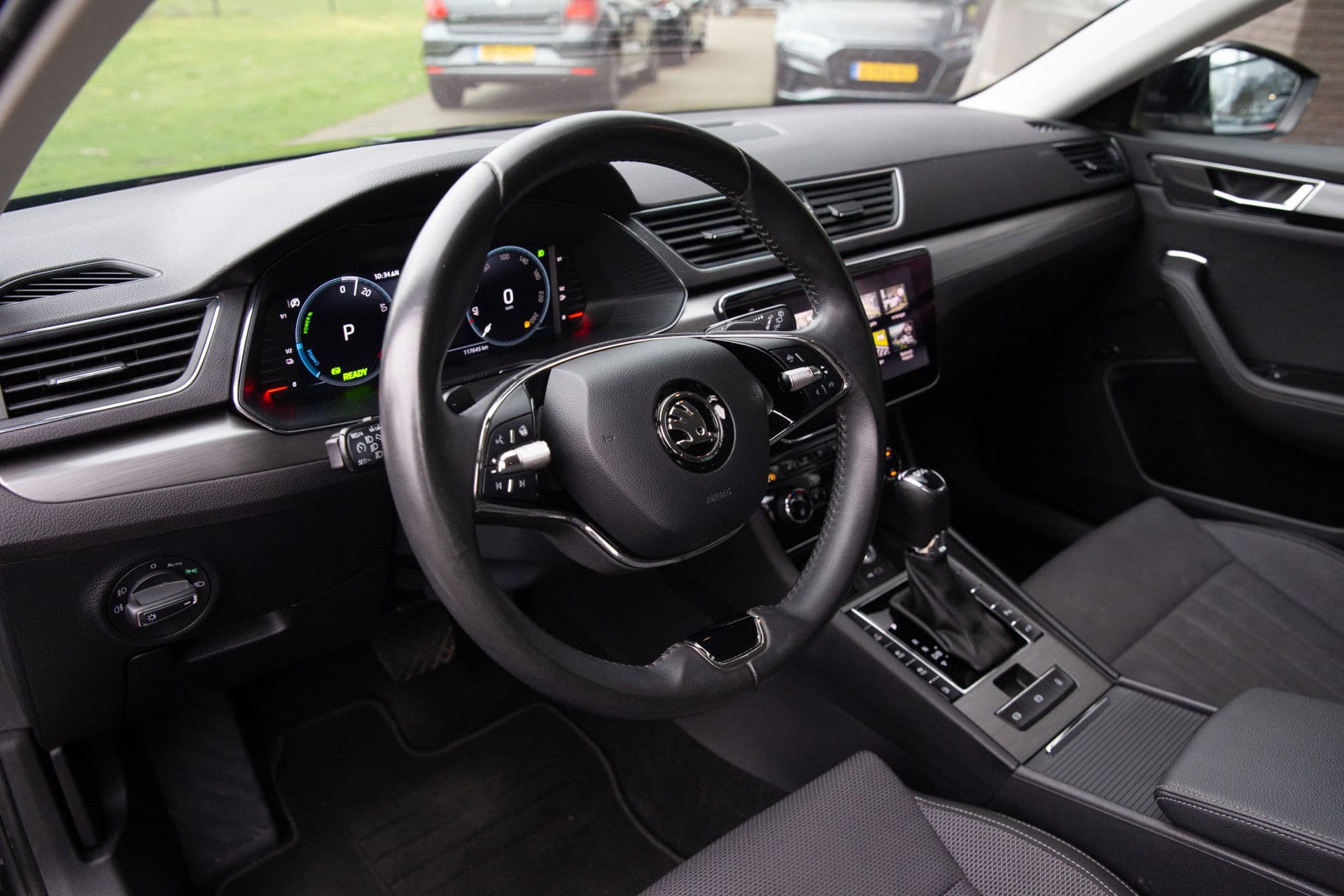 Škoda Superb Combi 1.4 TSI iV Business , Memory, Canton, Carplay, Camera thumbnail 4