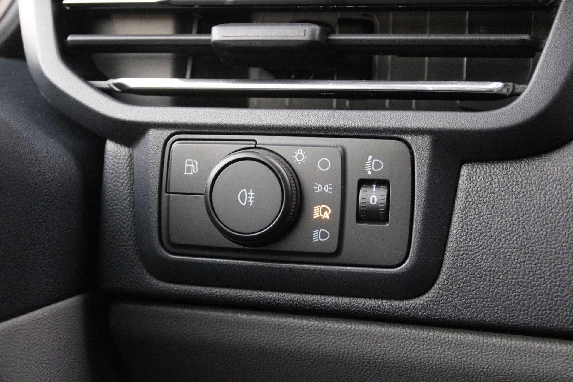 Ford Transit Custom 320 2.5 PHEV L2H1 Limited 232pk - 2x Schuifdeur - Trekhaak - Stoel/Stuurverwarming - Blindspot - Keyless - Rijklaar thumbnail 19