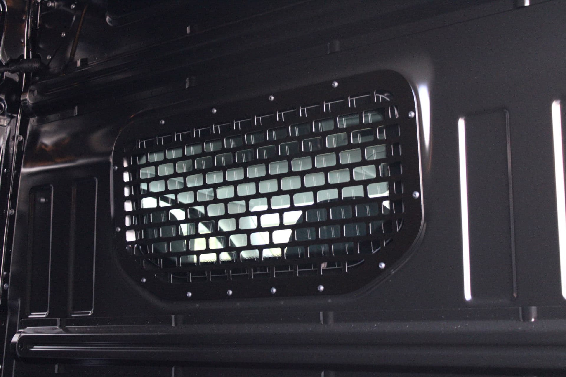 Volkswagen Crafter 35 2.0 TDI L3H3 177pk - Facelift - Navigatie - LED - Geveerde stoel - Virtual cockpit - Camera - Trekhaak - Stoelverwarming - Rijklaar thumbnail 44