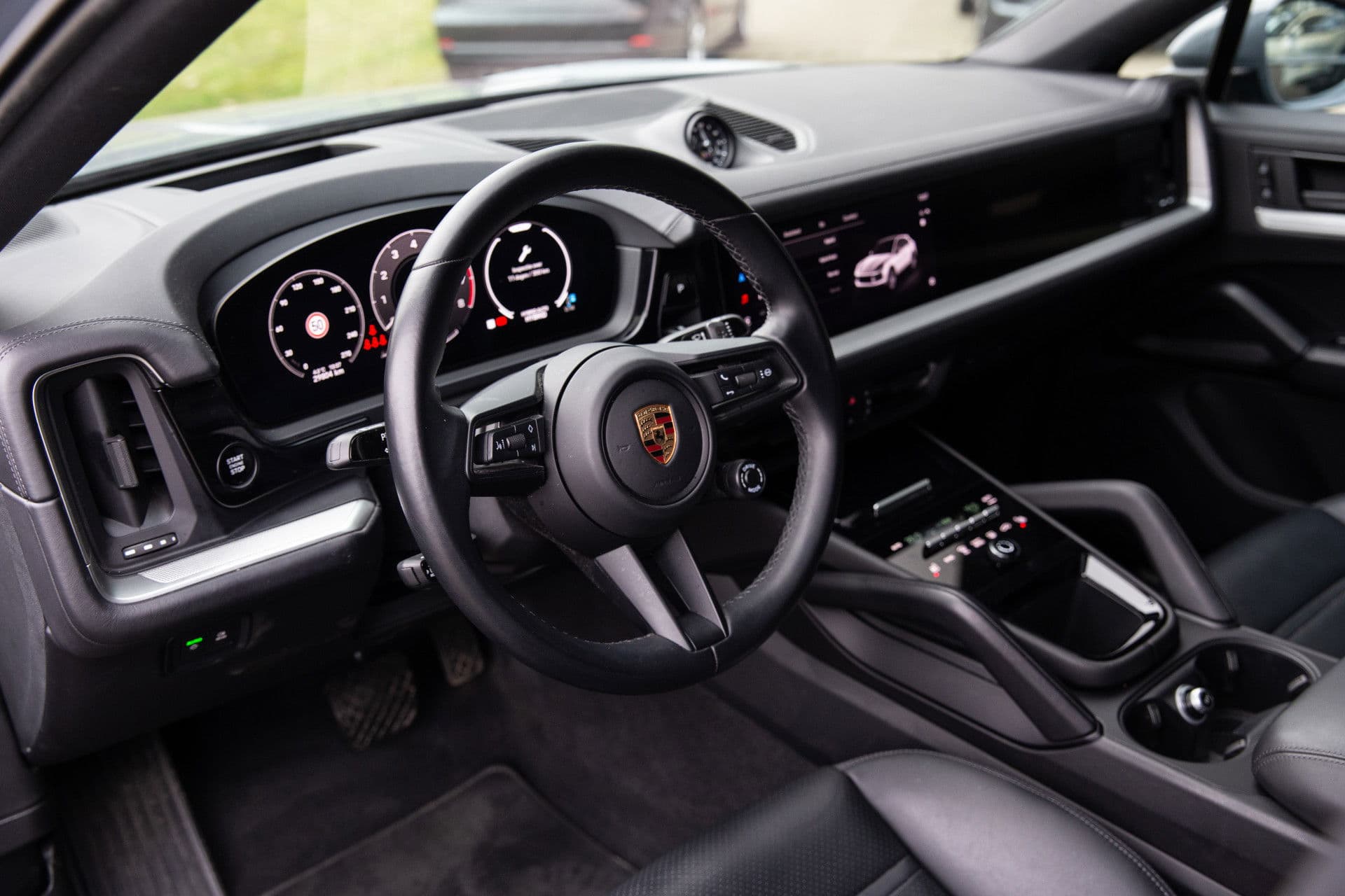 Porsche Cayenne Coupé 3.0 E-Hybrid , Panoramadak, Bijrijdersdisplay, Trekhaak, Sport Design, Origineel NL thumbnail 5