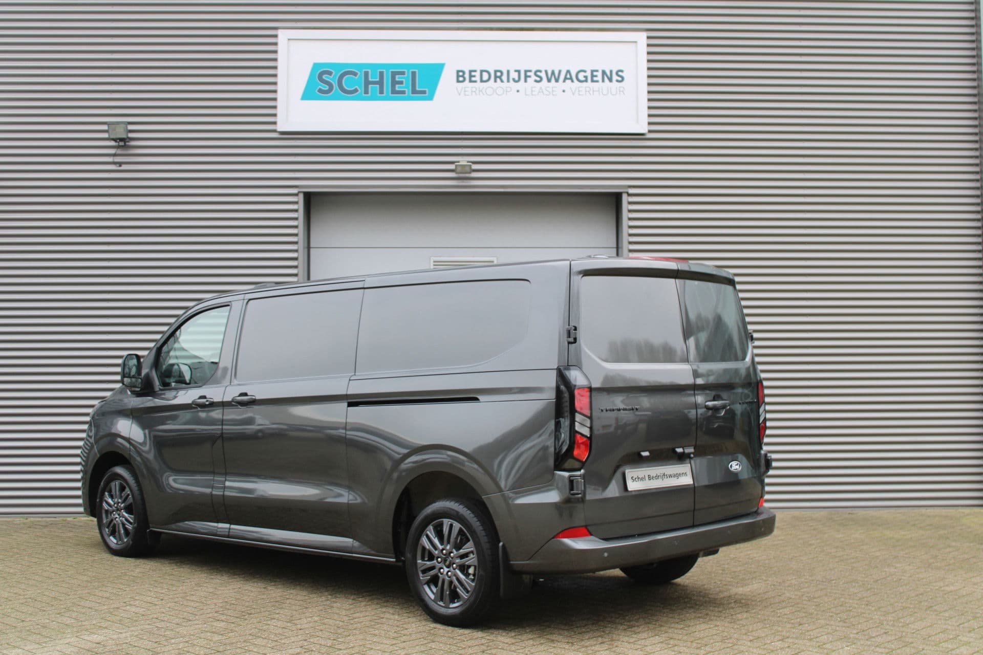 Ford Transit Custom 320 2.0 TDCI L2H1 Limited 170pk - 1+1 Stoelopstelling - 2x Schuifdeur - Adaptive Cruise - Verwarmd stuur - Blind spot - Navigatie - Camera - Draadloos laden - Rijklaar thumbnail 12