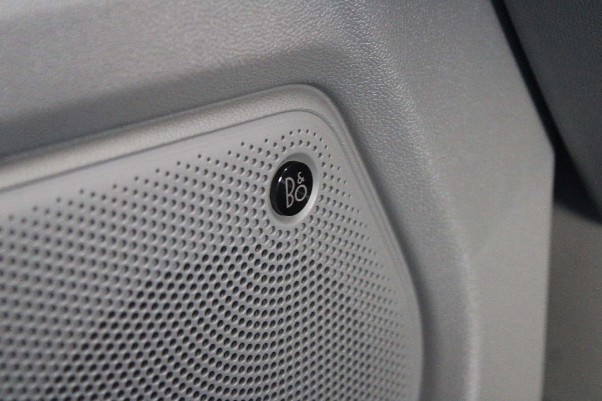 Ford E-Transit Custom 340 L2H1 Limited 65 kWh 218pk - 2x Schuif - LED - 360 Camera - B&O - ACC - Navi - Stoel/Stuurverwarming - Rijklaar thumbnail 17