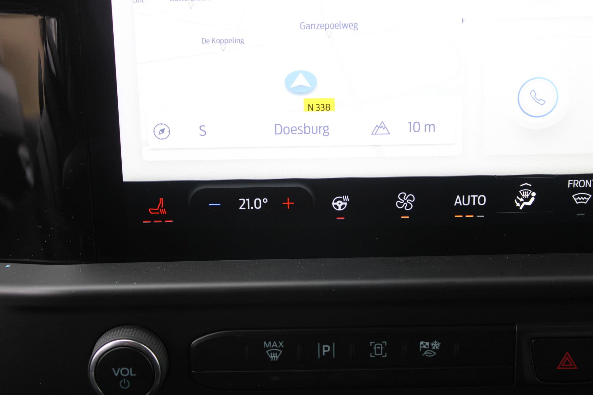 Ford Transit Custom 320 2.0 TDCI L2H1 Limited 170pk - 1+1 Stoelopstelling - 2x Schuifdeur - Adaptive Cruise - Verwarmd stuur - Blind spot - Navigatie - Camera - Draadloos laden - Rijklaar thumbnail 16