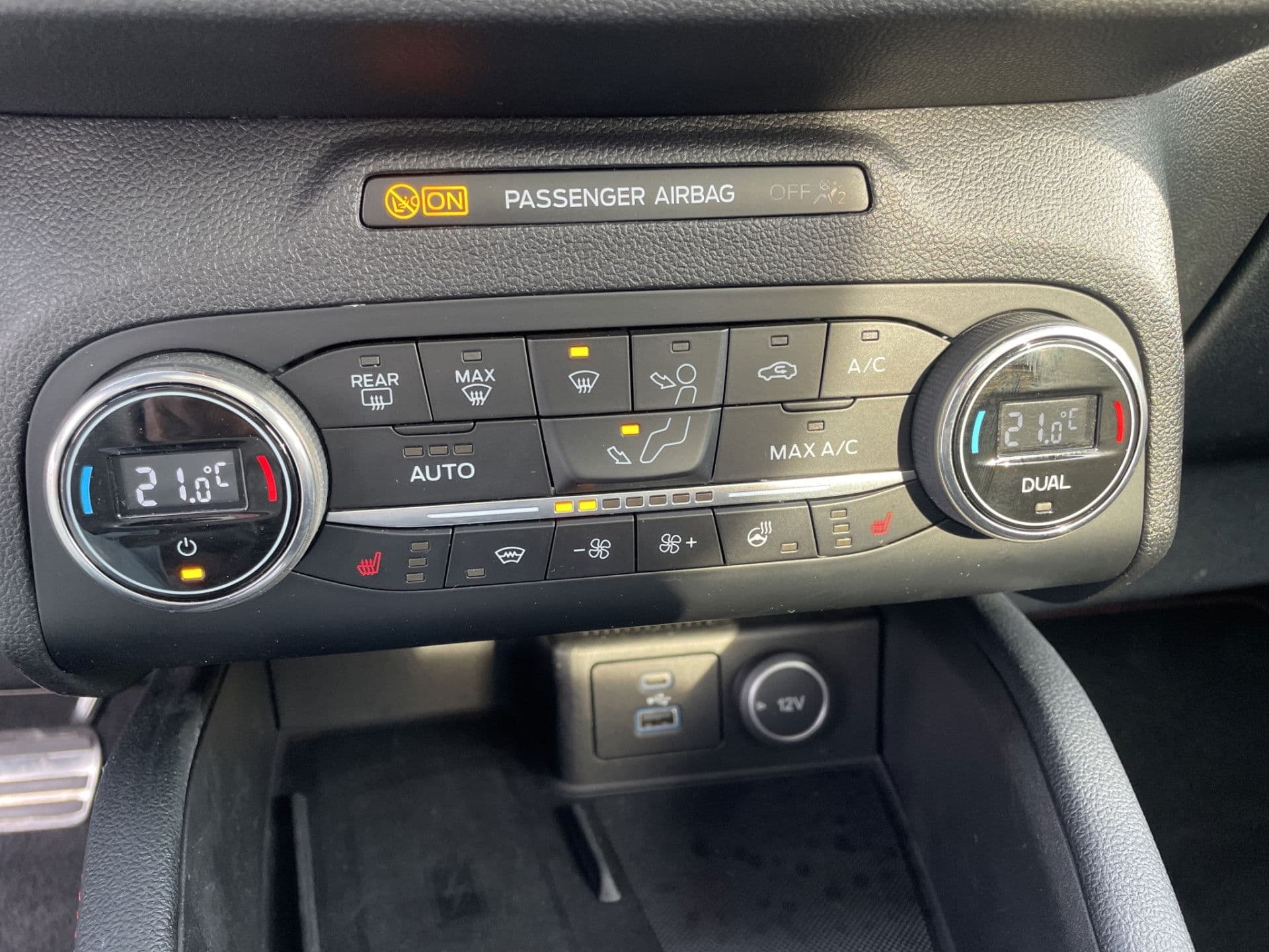 Ford Kuga 2.5 PHEV ST-Line X | Pano | Trekhaak | Winterpack | B&O thumbnail 19