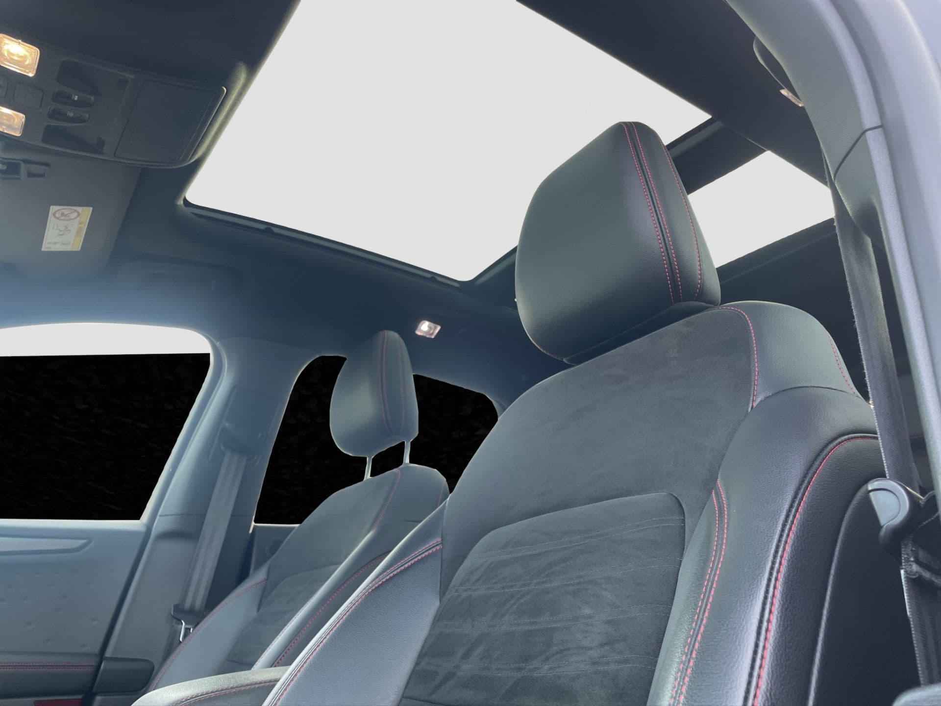 Ford Kuga 2.5 PHEV ST-Line X | Pano | Trekhaak | Winterpack | B&O thumbnail 2