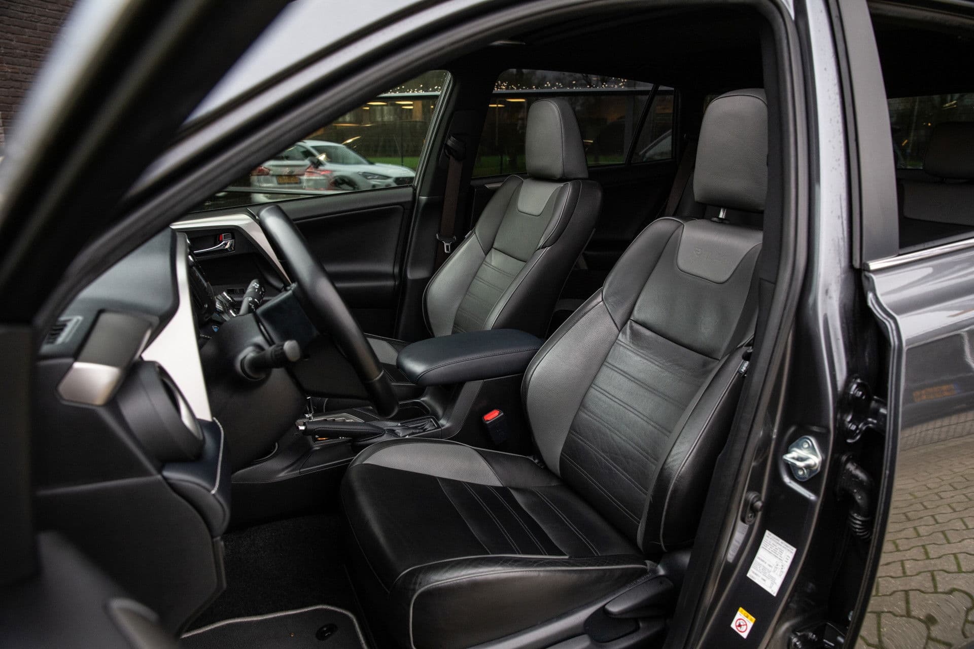 Toyota RAV4 2.5 Hybrid Black Edition , Panoramadak, Trekhaak, thumbnail 3