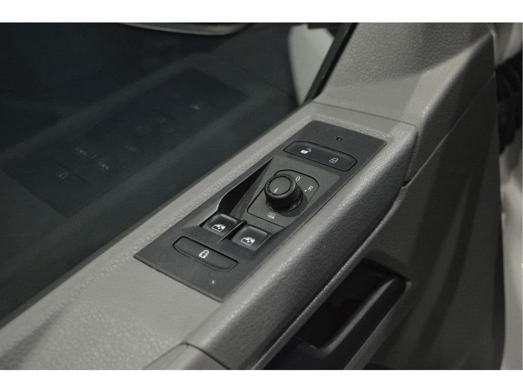 Volkswagen Transporter 2.0 TDI L2H1 airco navi pdc cruise trekhaak 150 pk !! thumbnail 14