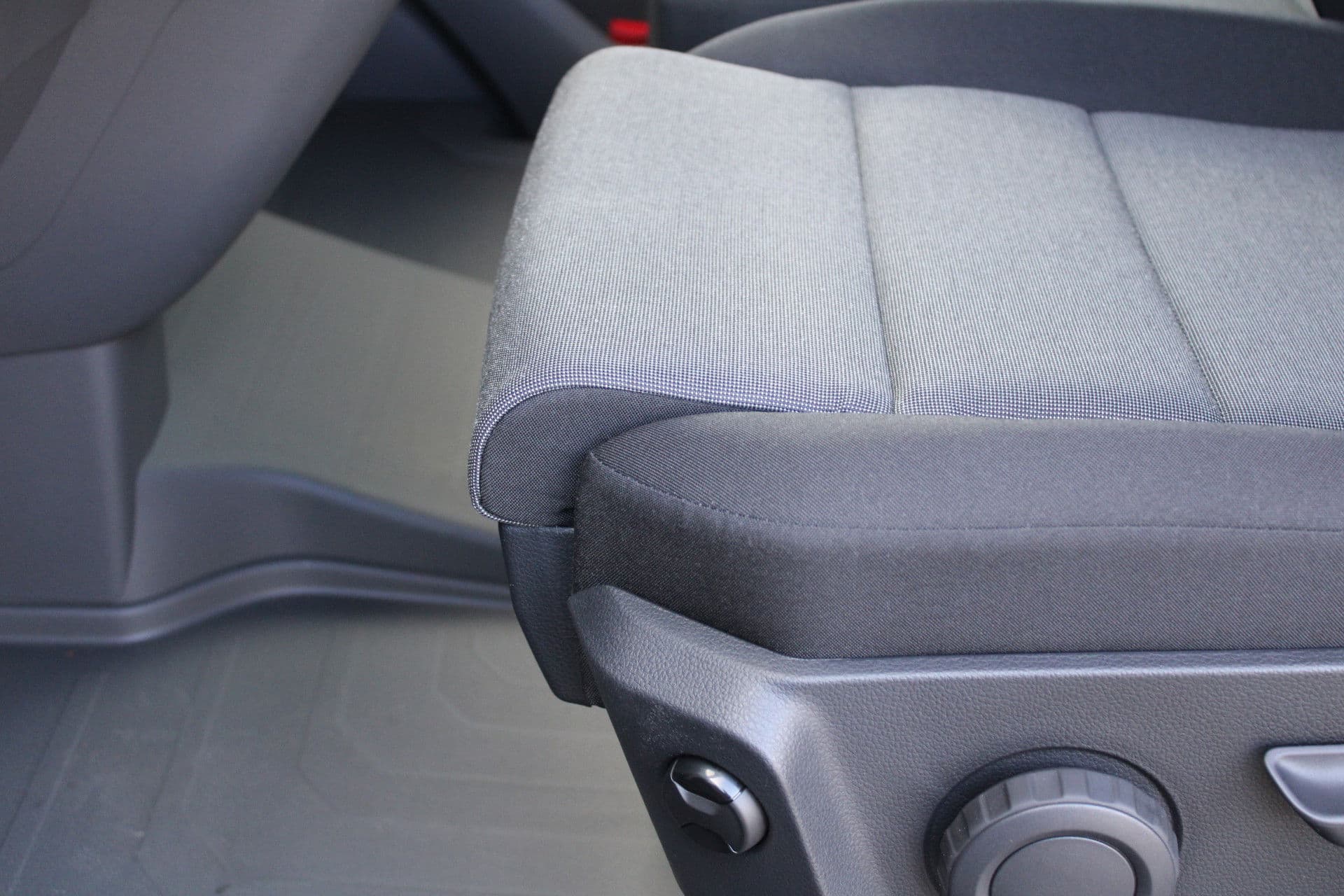 Volkswagen Crafter 35 2.0 TDI L3H3 177pk - Facelift - Navigatie - LED - Geveerde stoel - Virtual cockpit - Camera - Trekhaak - Stoelverwarming - Rijklaar thumbnail 22