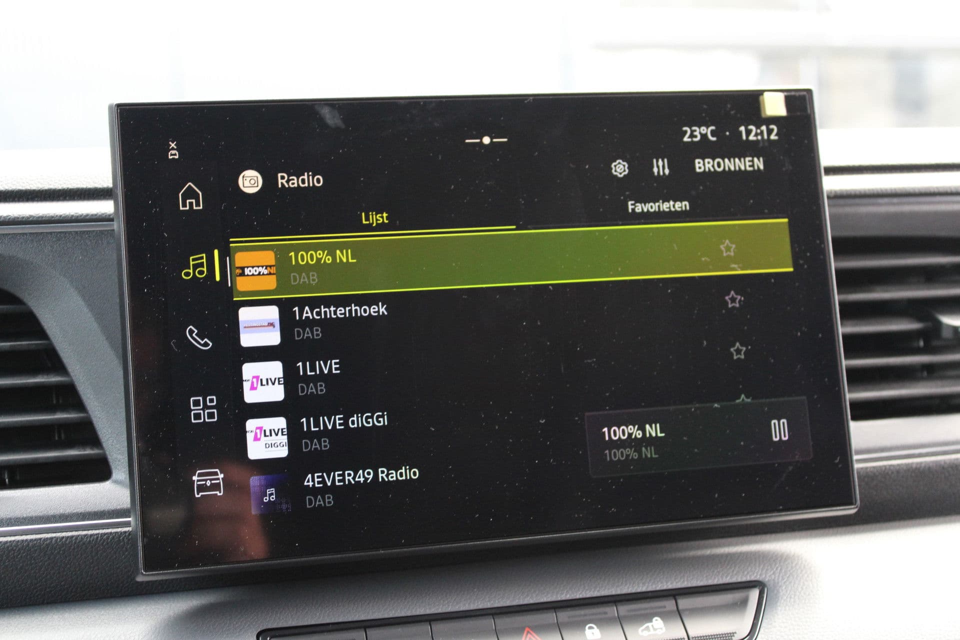 Renault Master T35 2.0 dCi 170pk L2H2 Extra - Navigatie - Camera - 270 gr deuren - Parkeersensoren - Draadloos laden - Rijklaar thumbnail 25