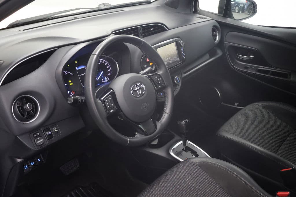 Toyota Yaris 1.5 Hybride Executive thumbnail 18
