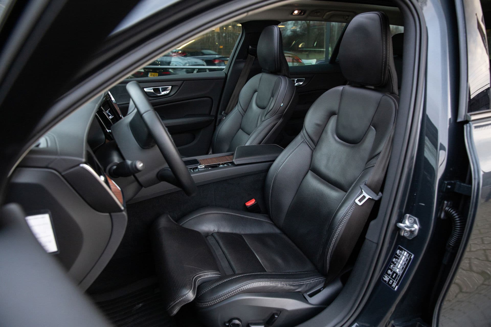 Volvo V60 Cross Country 2.0 T5 AWD Pro , Panoramadak, Harman/Kardon, Adap. cruise, thumbnail 4