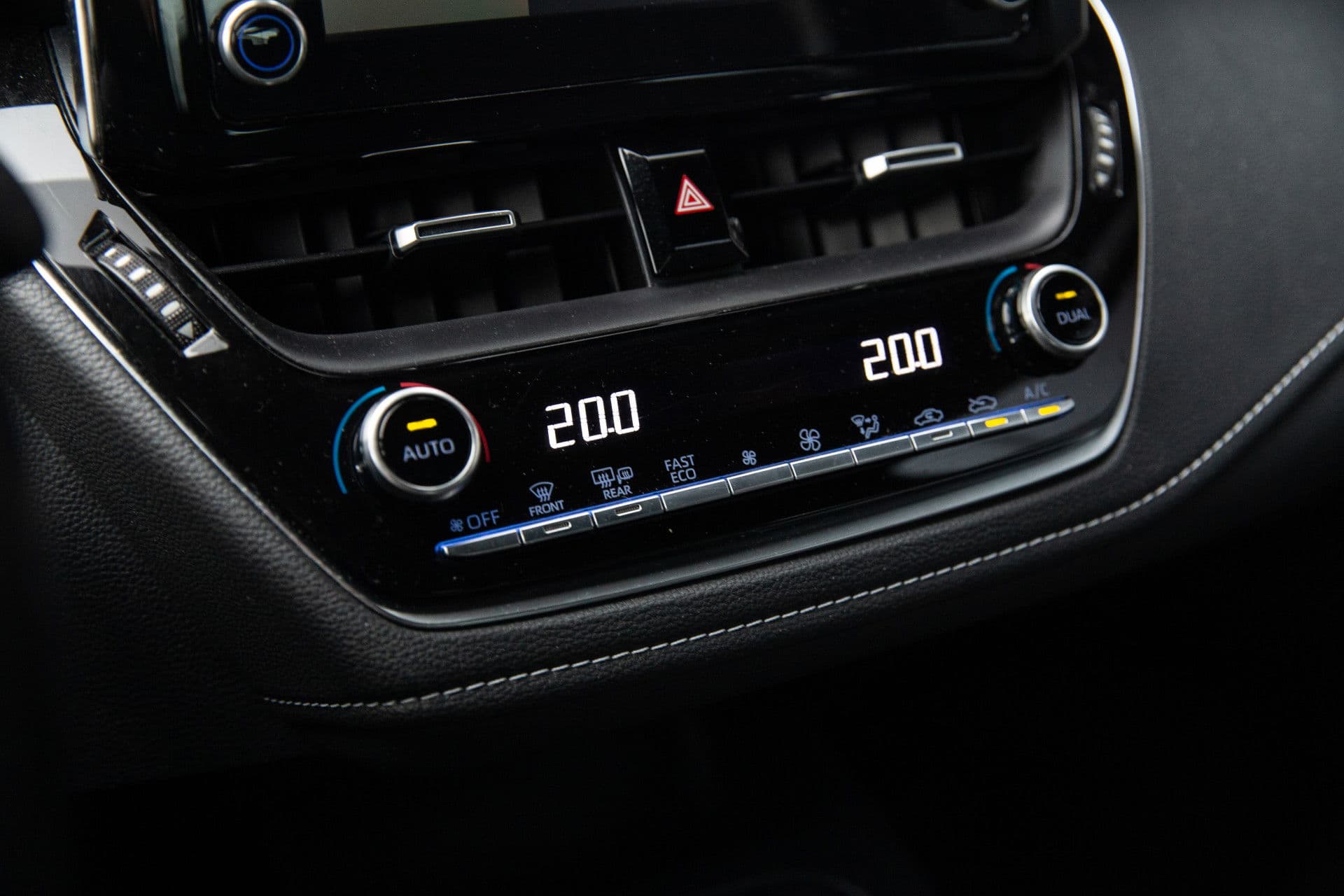 Toyota Corolla 1.8 Hybrid Business , Achteruitrijcamera thumbnail 15