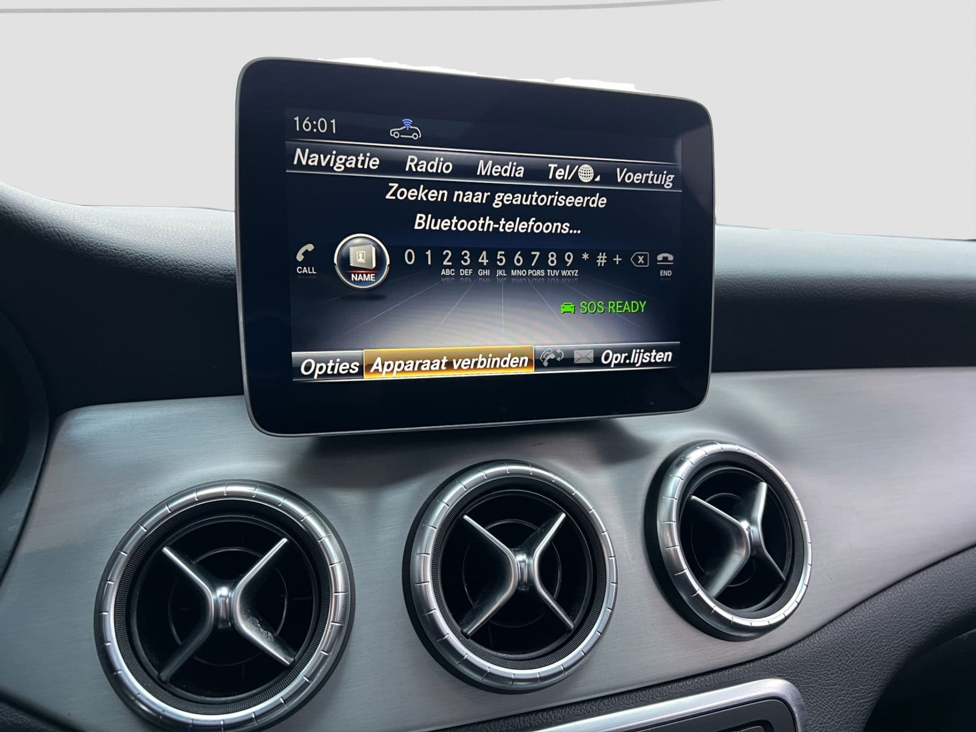 Mercedes-Benz CLA-Klasse Shooting Brake 180 AMG Night Pack | NL AUTO | Pano | Stoelverw. | Half Leder thumbnail 17