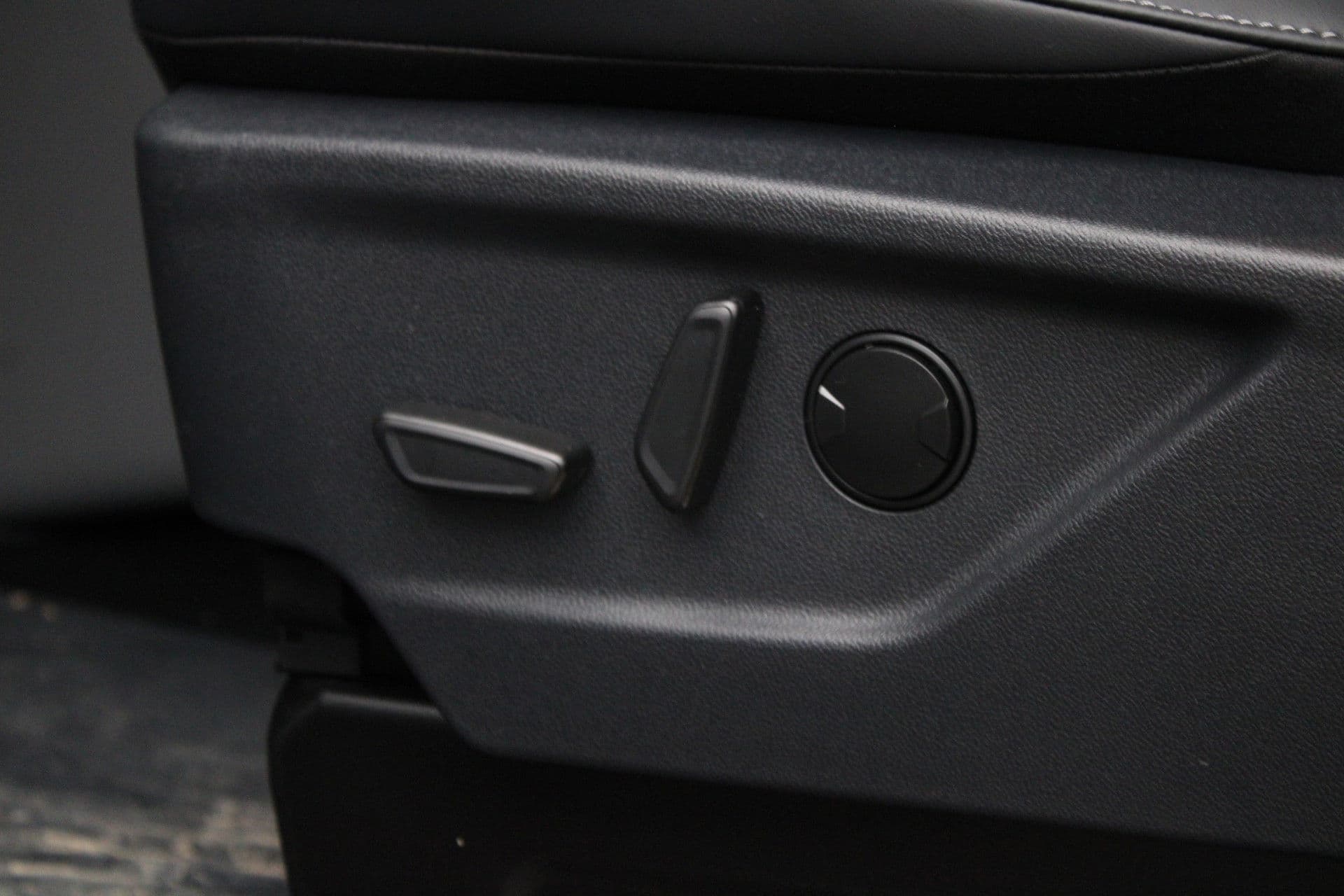 Ford Tourneo Custom 340 2.5 PHEV L2H1 Titanium X 232pk - 2x Schuif - ACC - 360 camera - Leder - Prijs excl. BTW - Rijklaar thumbnail 18