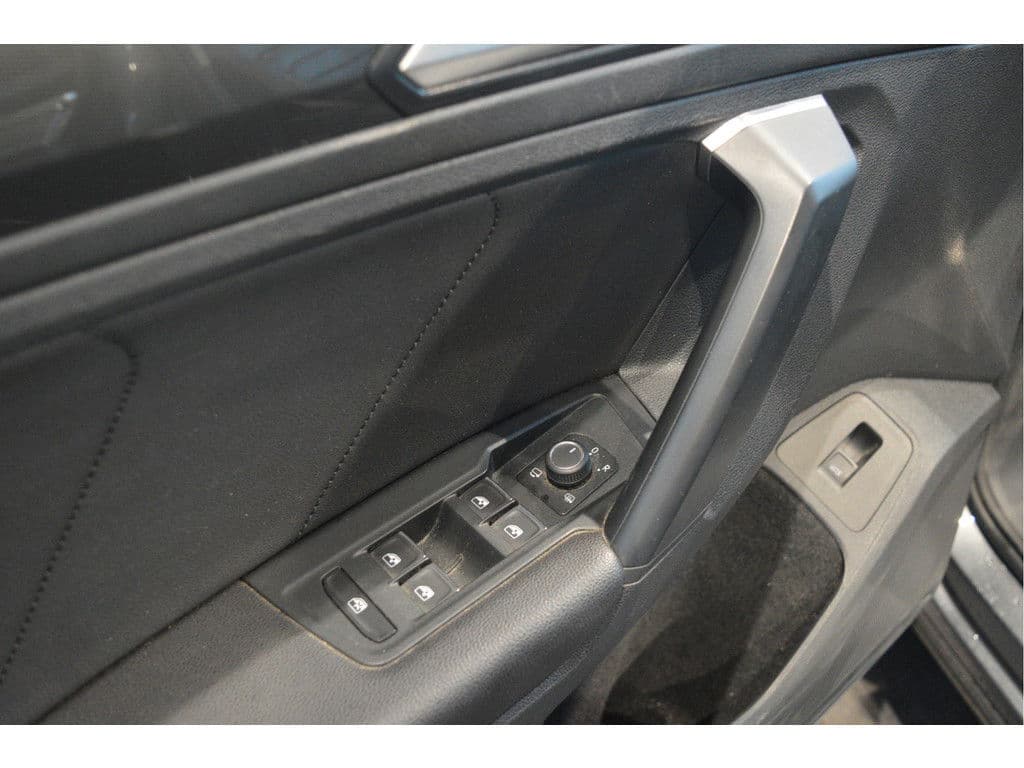 Volkswagen Tiguan 1.5 TSI ACT R-LINE navi camera leer pano trekhaak !! thumbnail 16