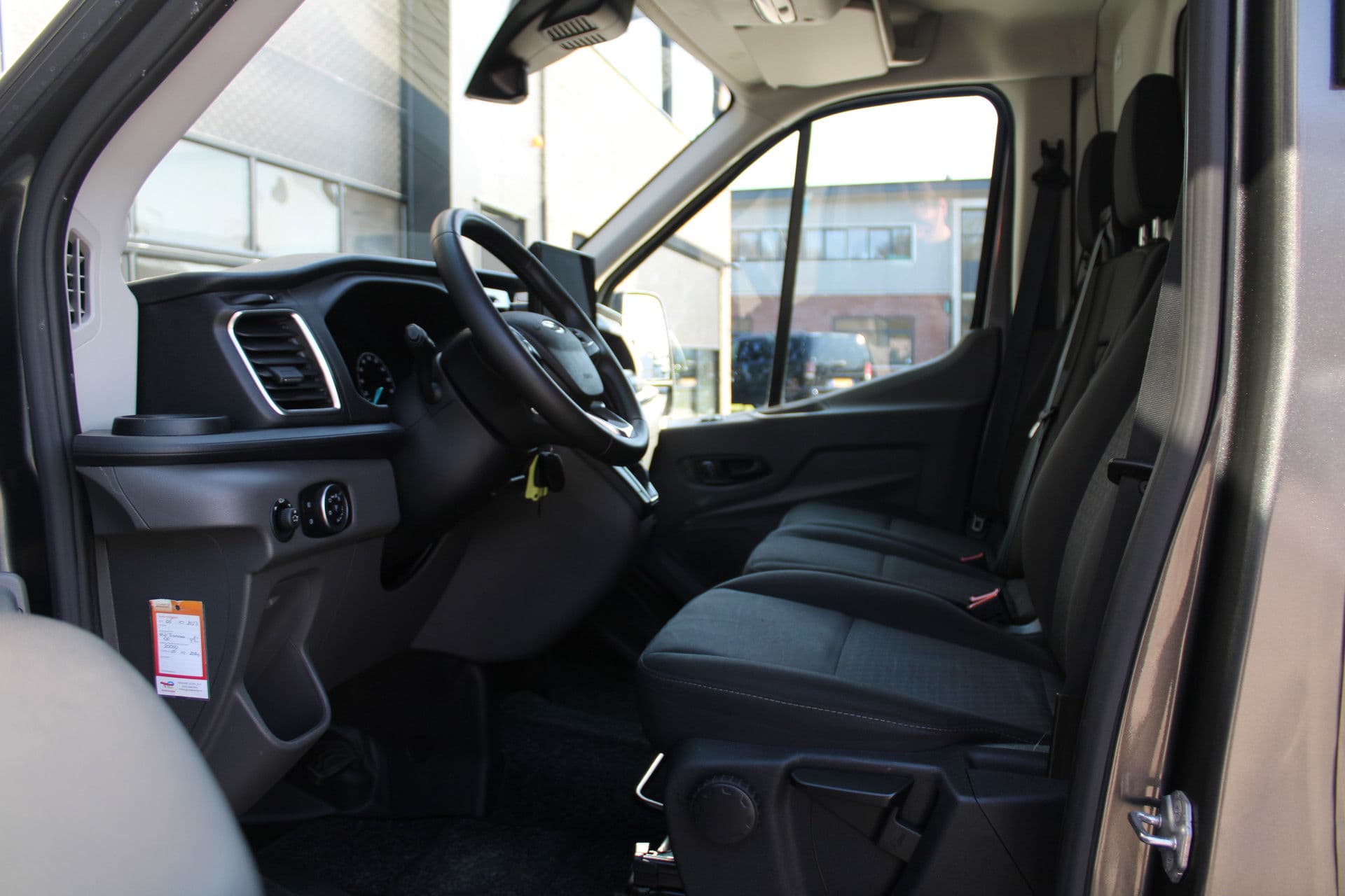 Ford Transit 350 2.0 TDCI L3H2 Trend 130pk - Camper/Grijs Kenteken - Blind Spot - ACC - Trekhaak - Stoelverwarming - Luifel - Rijklaar thumbnail 18