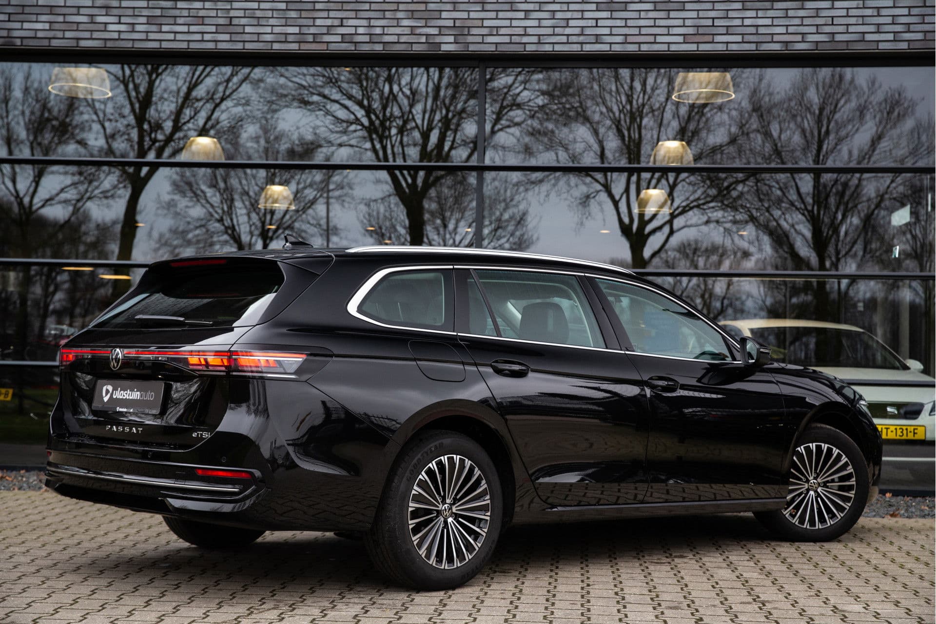 Volkswagen Passat Variant 1.5 eTSI Elegance Business , Adap. cruise, Stoel/stuurverwarming, Head-up display, thumbnail 2