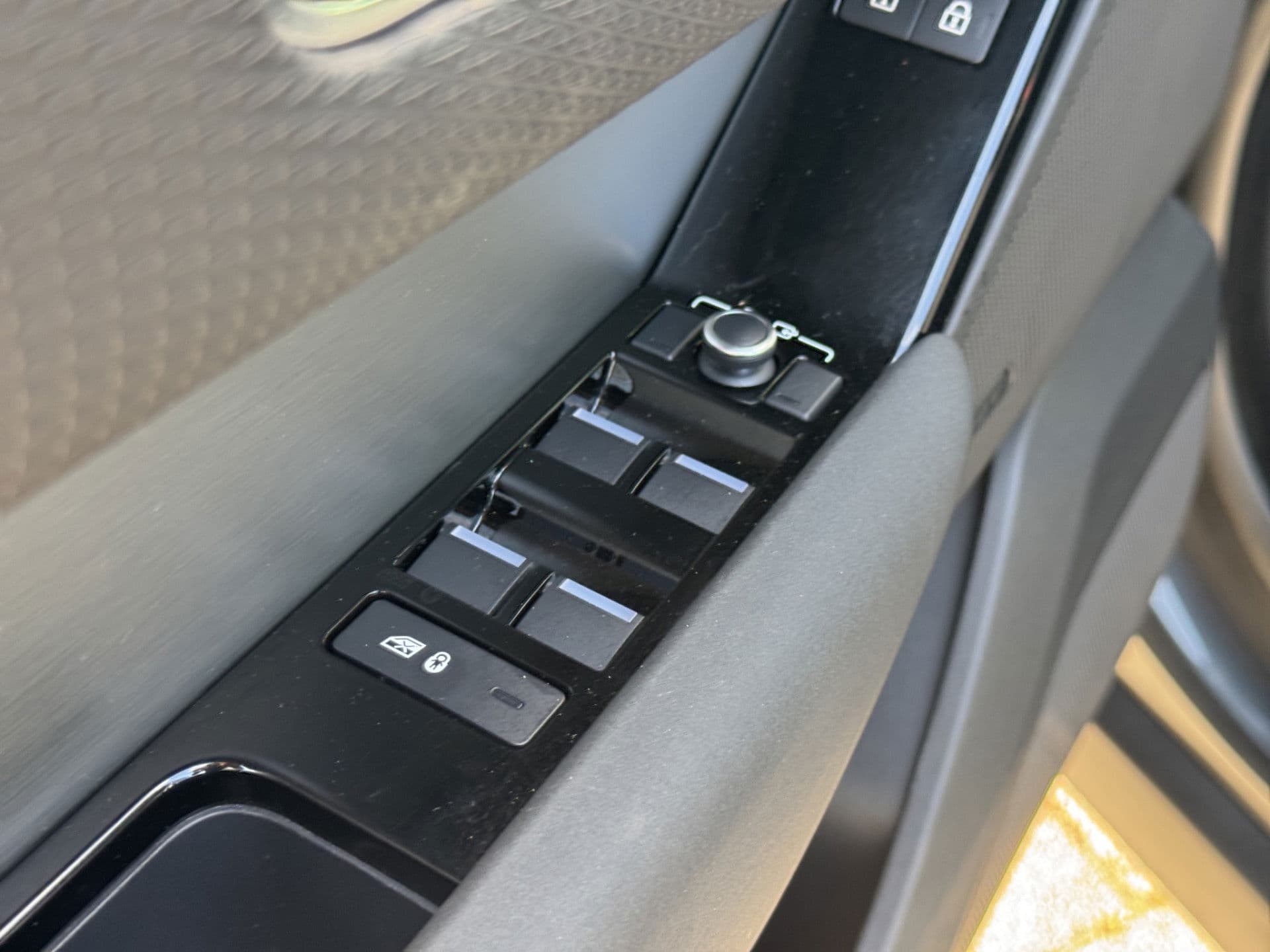 Land Rover Range Rover Velar 2.0 P400e R-Dynamic | Pano | Two-Tone | 360 | Virtual | HUD | 21'' thumbnail 16