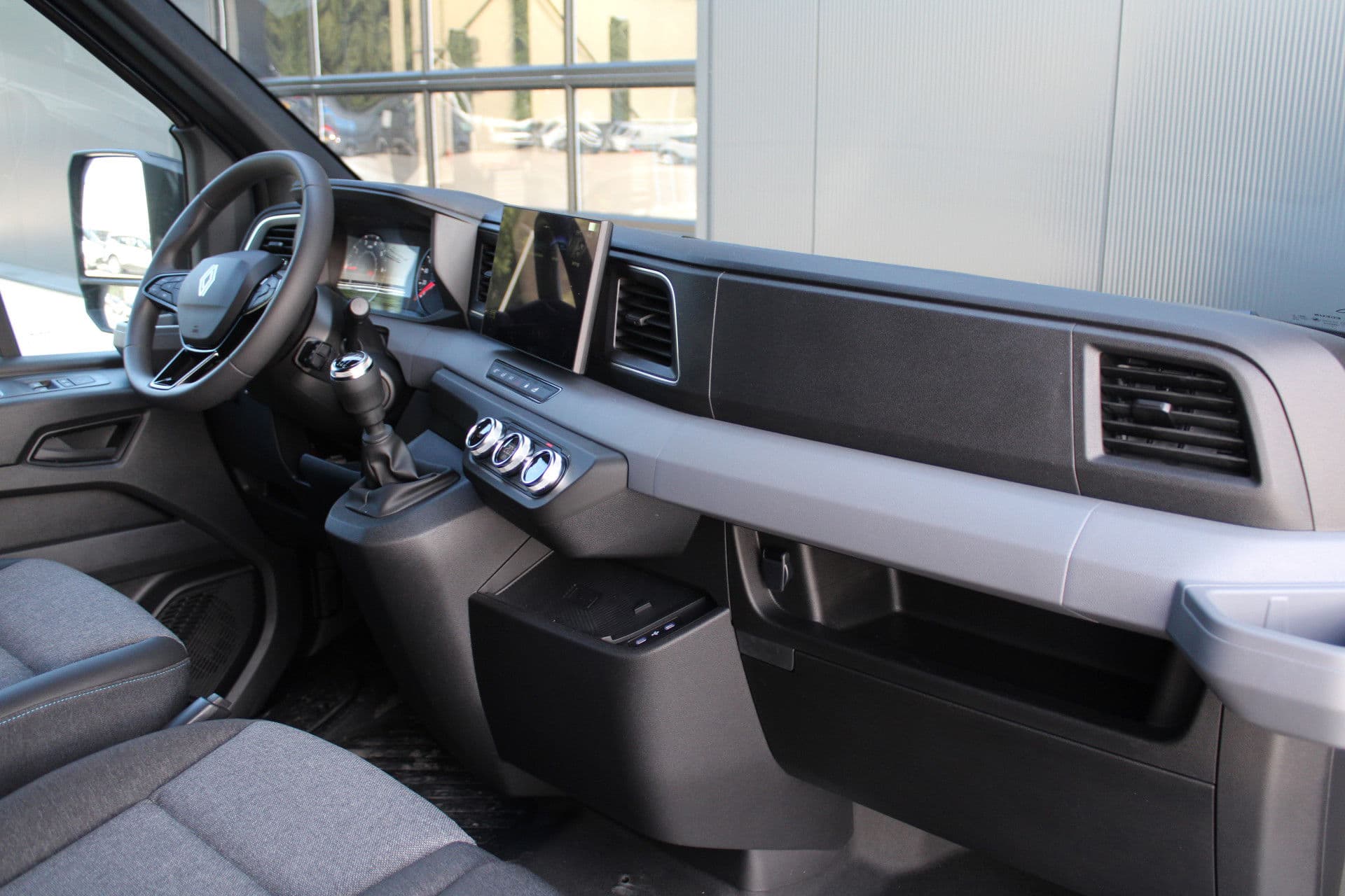 Renault Master T35 2.0 dCi 170pk L2H2 Extra - 2x Schuifdeur - Navigatie - Blind Spot - Camera - Stoelverwarming - Verwarmde voorruit - Rijklaar thumbnail 47