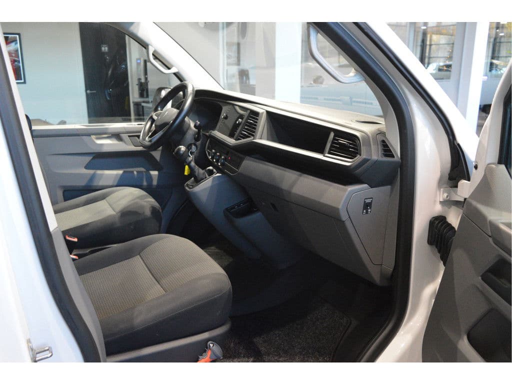 Volkswagen Transporter 2.0 TDI L2H1 airco navi pdc cruise trekhaak 150 pk !! thumbnail 4