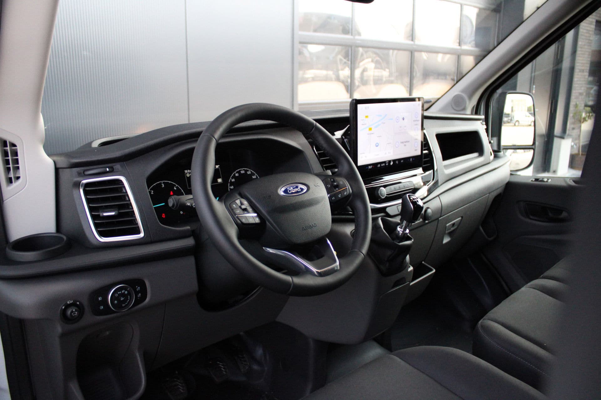 Ford Transit 350 2.0 TDCI L3H2 Trend MHEV 170pk Trend - Navigatie - Blind Spot - Adaptive cruise - Camera - 270gr deuren - Trekhaak - Rijklaar thumbnail 2