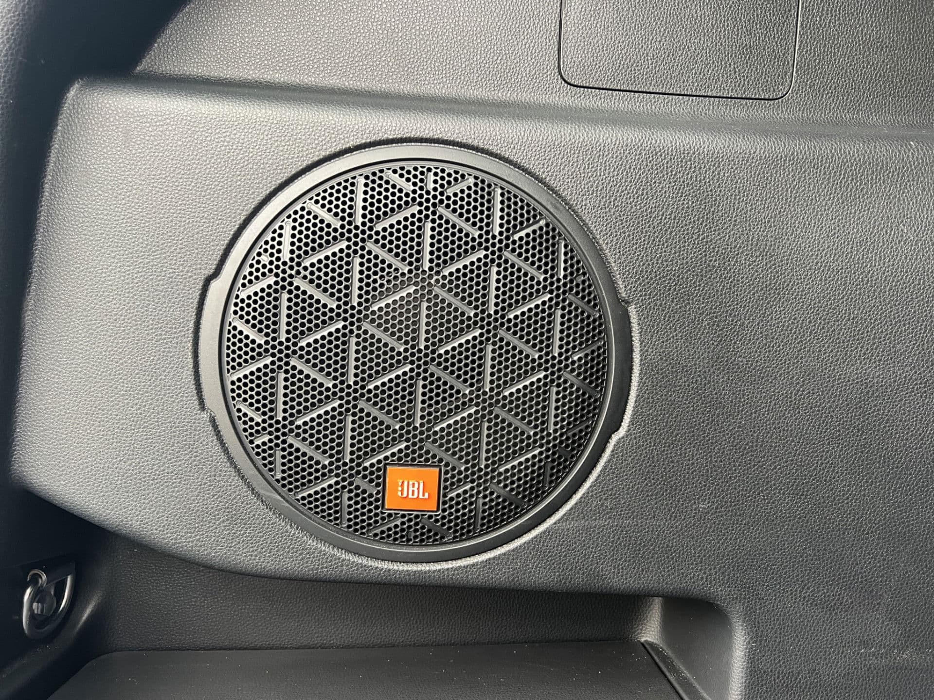 Toyota RAV4 2.5 Hybrid Style Two-tone | JBL | Stuur verw. | Carplay thumbnail 3