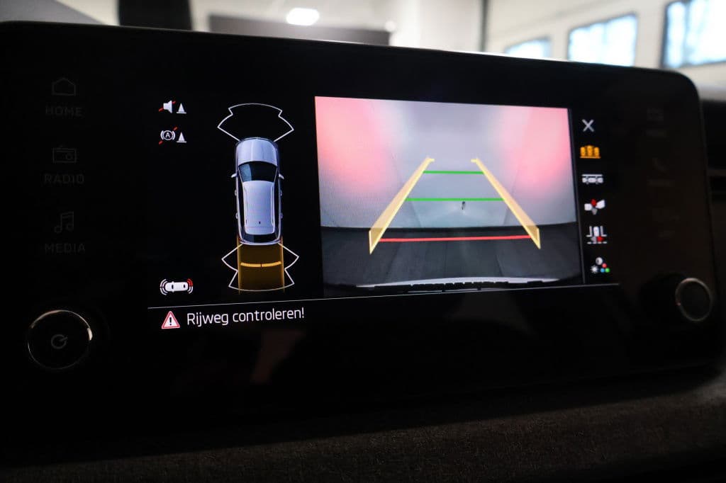 Škoda Kamiq 1.5 TSI Sport | Automaat thumbnail 25