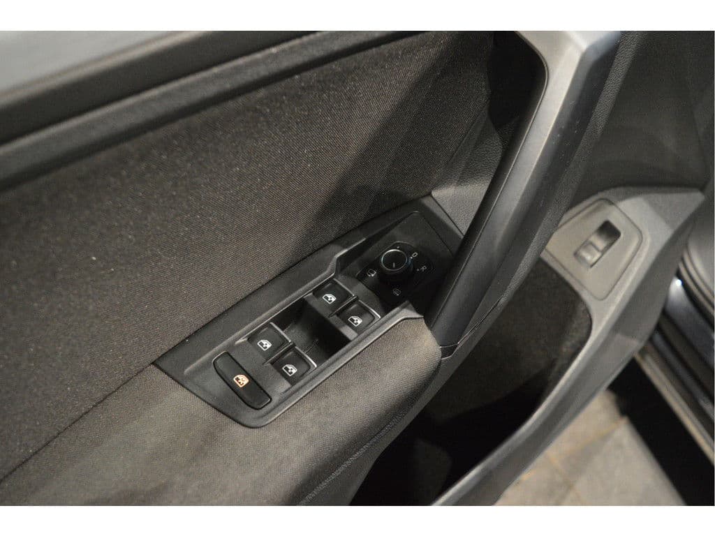 Volkswagen Tiguan 1.4 TSI ACT Connected navi cruise pdc trekhaak 17 inch !! thumbnail 13