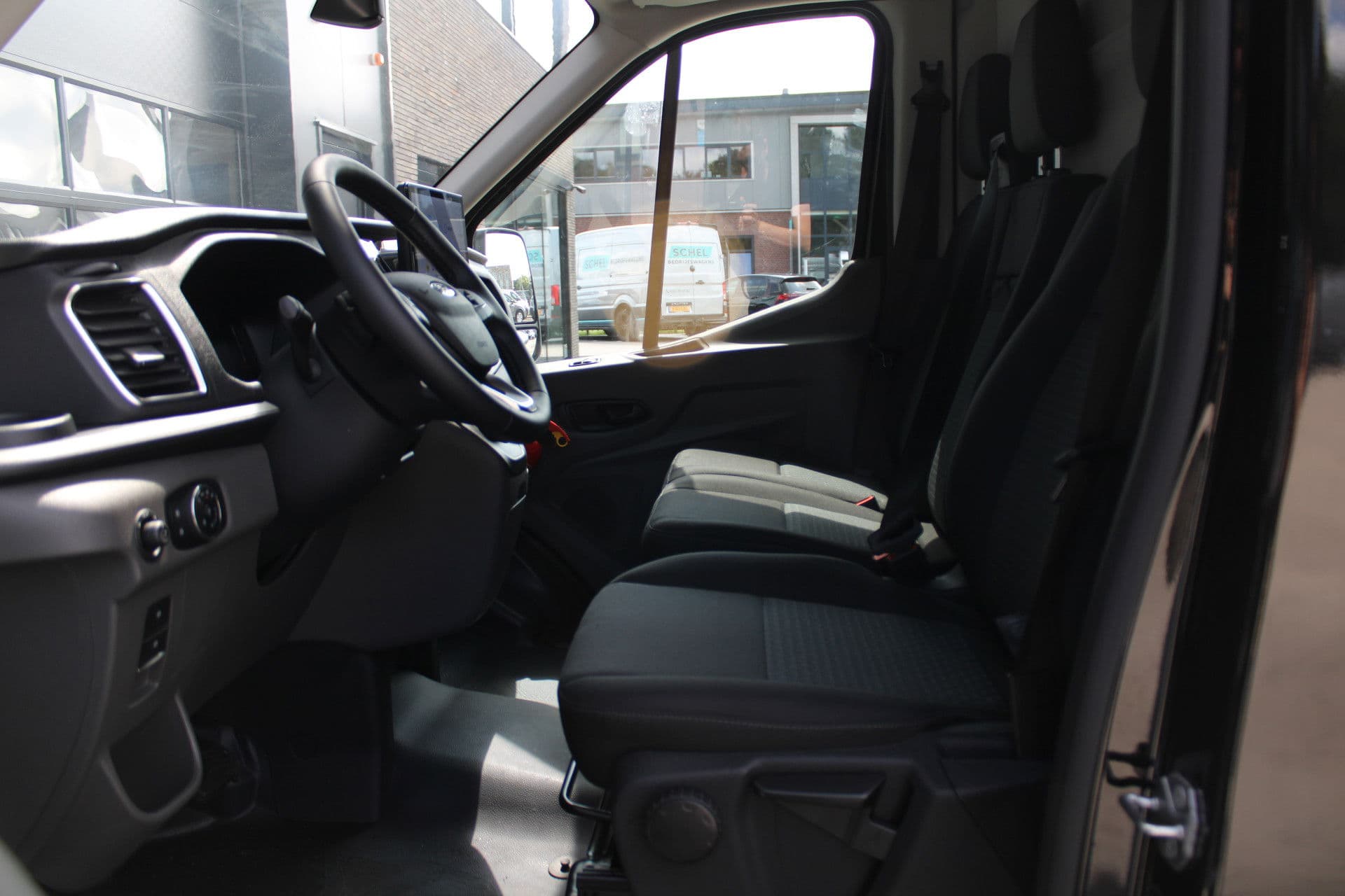 Ford Transit 350 2.0 TDCI L2H2 Limited 165pk - 2x Schuifdeur - Navi - 360 Camera - Adaptive Cruise - Xenon - Blind Spot - Rijklaar thumbnail 8