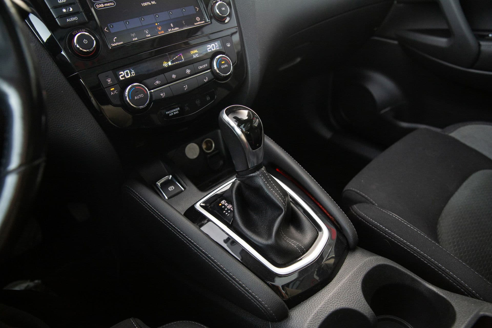 Nissan QASHQAI 1.3 DIG-T N-Connecta , Panoramadak, Trekhaak, thumbnail 7