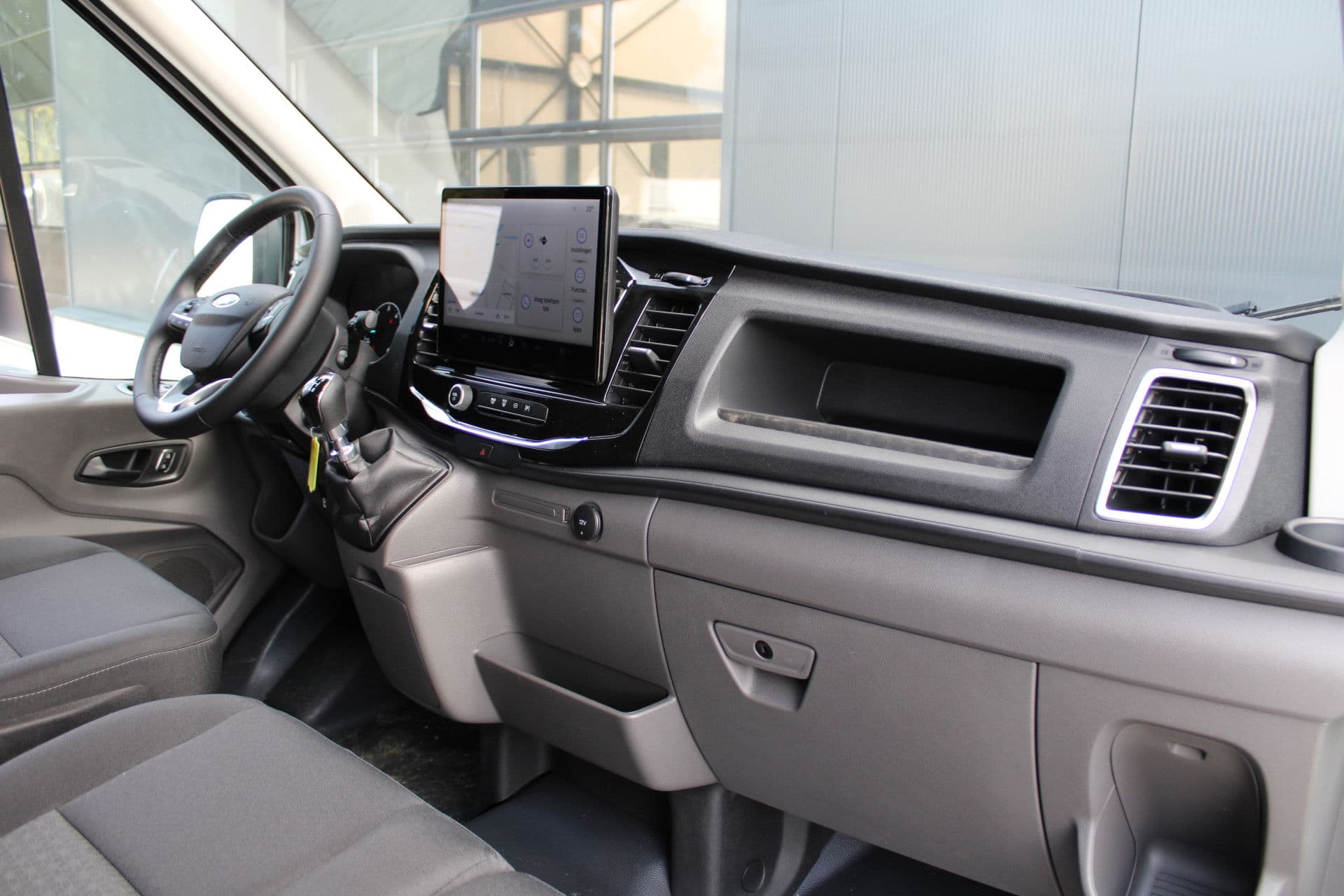 Ford Transit 350 2.0 TDCI L3H2 Trend MHEV 170pk Trend - Navigatie - Blind Spot - Adaptive cruise - Camera - 270gr deuren - Trekhaak - Rijklaar thumbnail 37