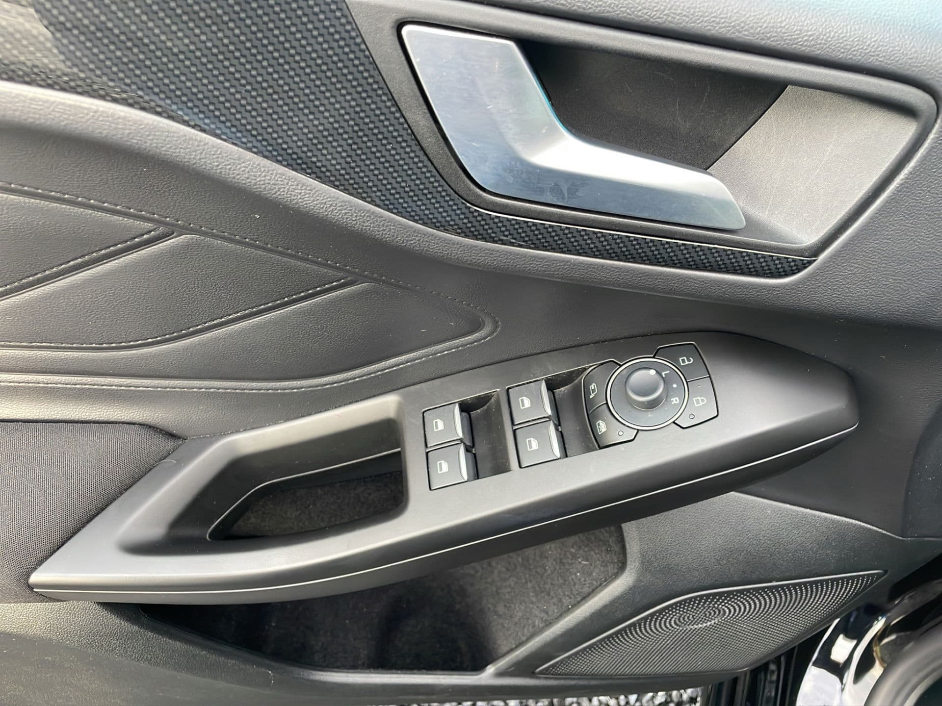 Ford Focus 1.0 Hybrid ST Line X | Virtual | Winter | Pano | Matrix thumbnail 10