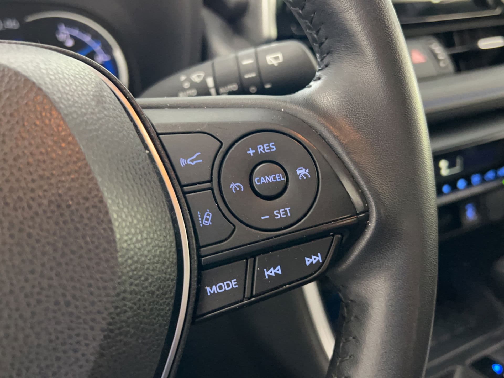 Toyota RAV4 2.5 Hybrid Bi-Tone | Pano | RCTA | H. Leder | CarPlay! thumbnail 7