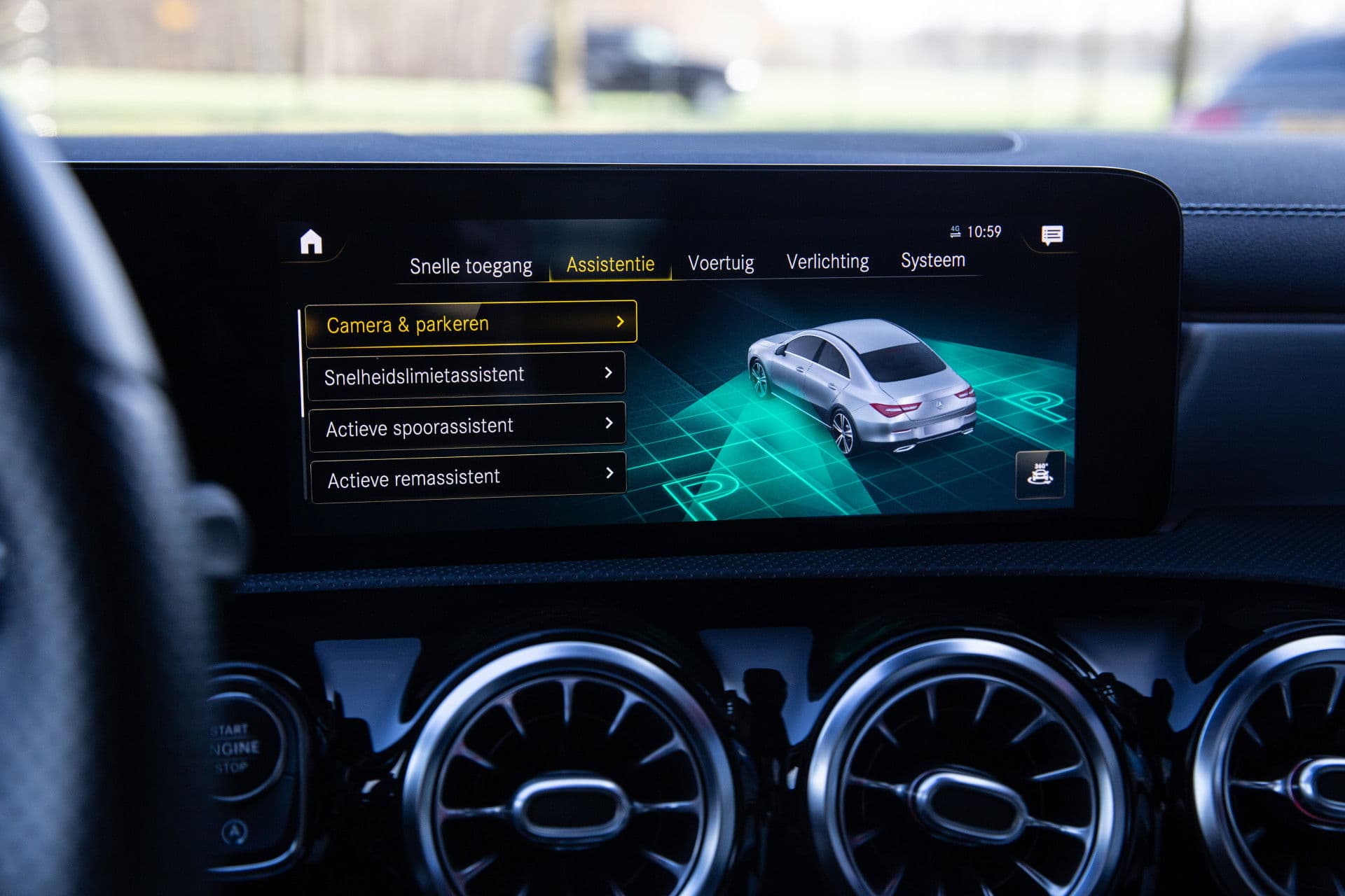 Mercedes-Benz CLA-Klasse 200 Premium Plus AMG , Panoramadak, Burmester, Head-up display, Vol! thumbnail 17