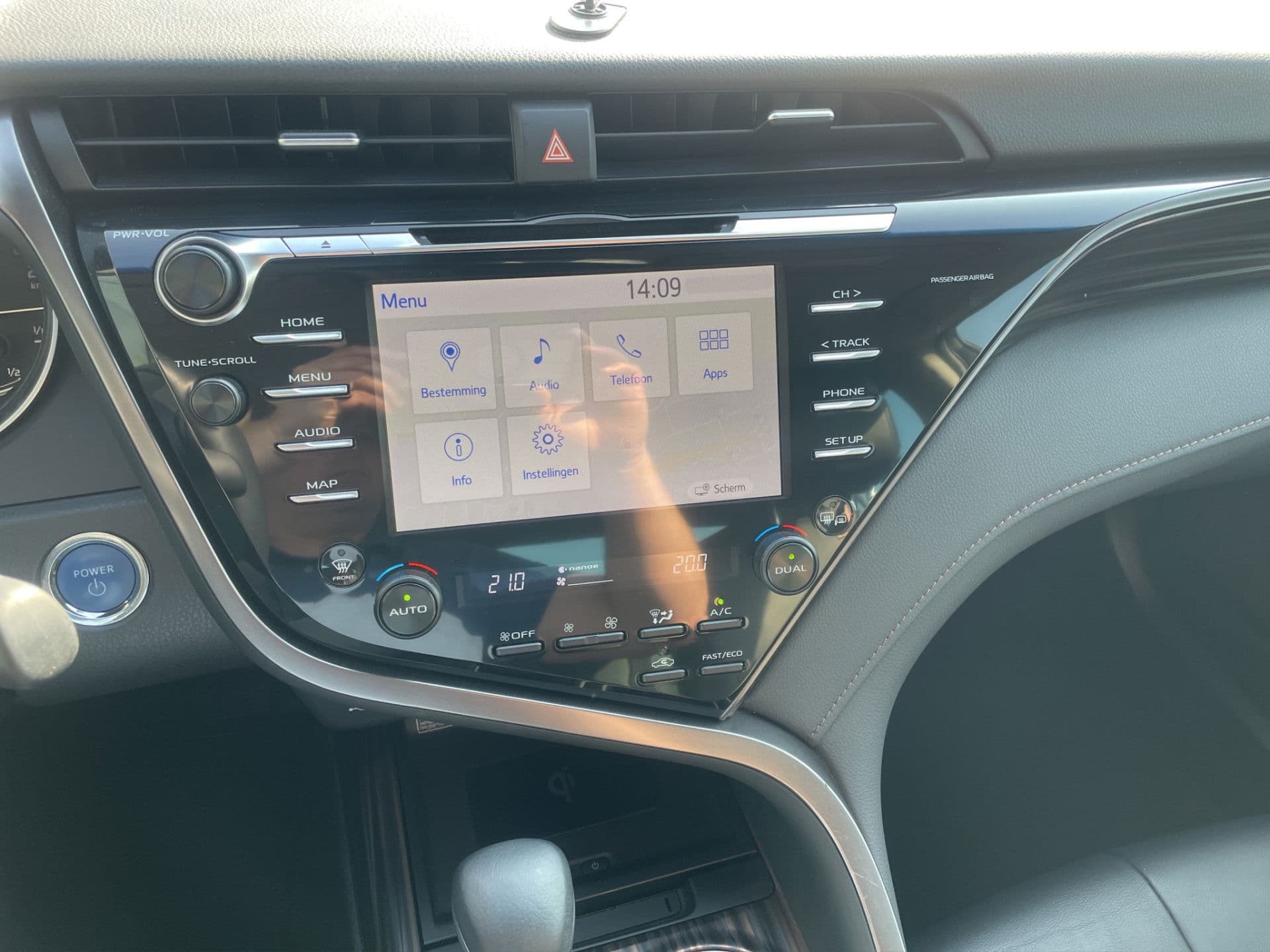 Toyota Camry 2.5 Hybrid Business + Blindspot | leder | Camera! thumbnail 17