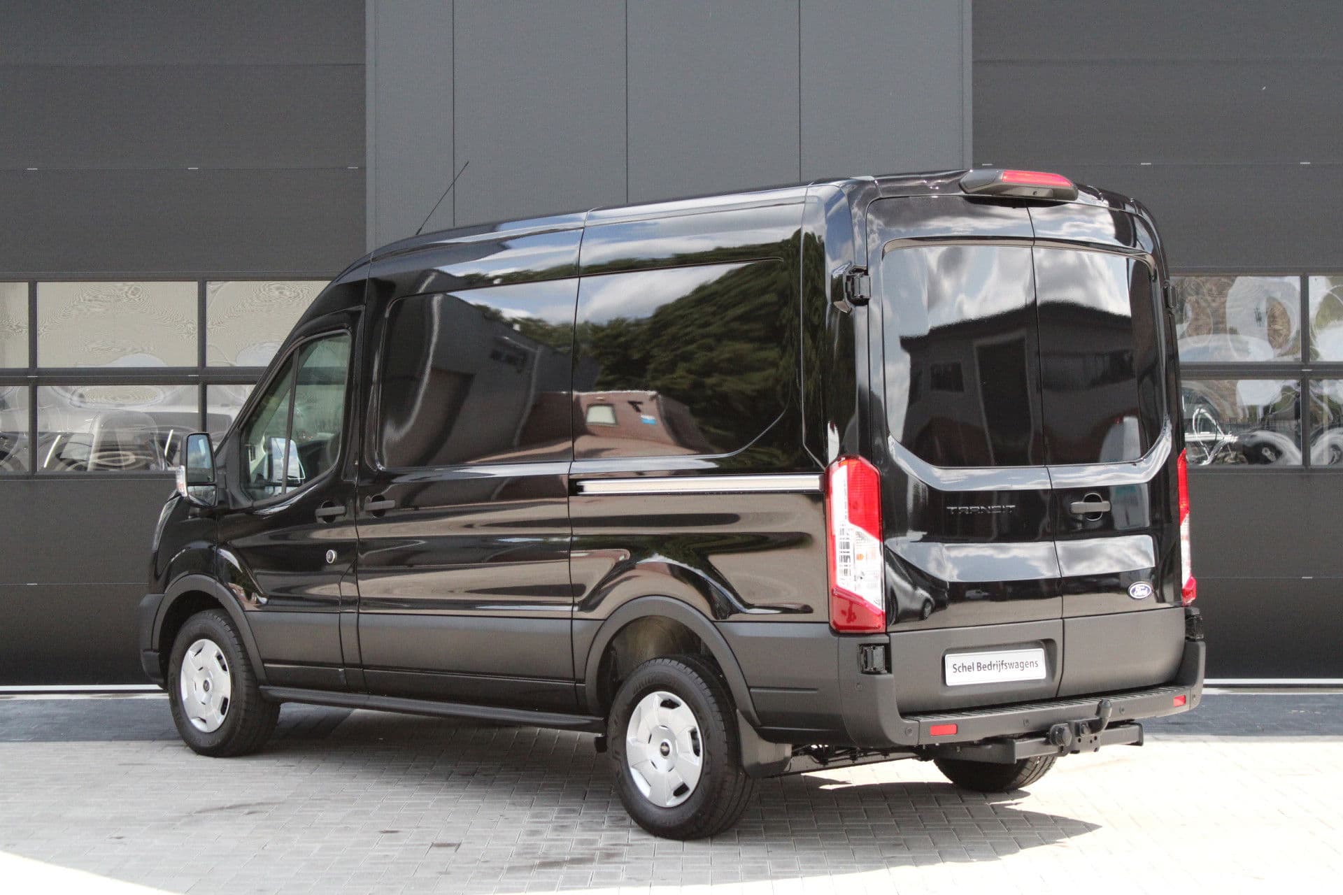 Ford Transit 350 2.0 TDCI L2H2 Trend 165pk - Facelift - 2x Schuifdeur - Adaptive Cruise - Navigatie - Blind Spot - 360 Camera - Stoel - Stuurverwarming - Rijklaar thumbnail 8