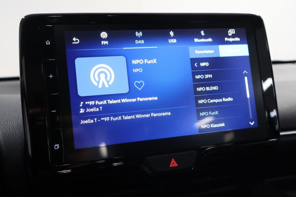 Mazda 2 Hybrid 1.5 Centre-line | LMV | Apple Car Play thumbnail 23