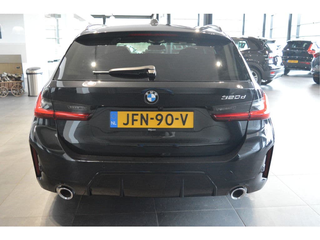 BMW 3 Serie Touring 320d M-SPORT pano camera led 18 inch 190 pk !! thumbnail 5