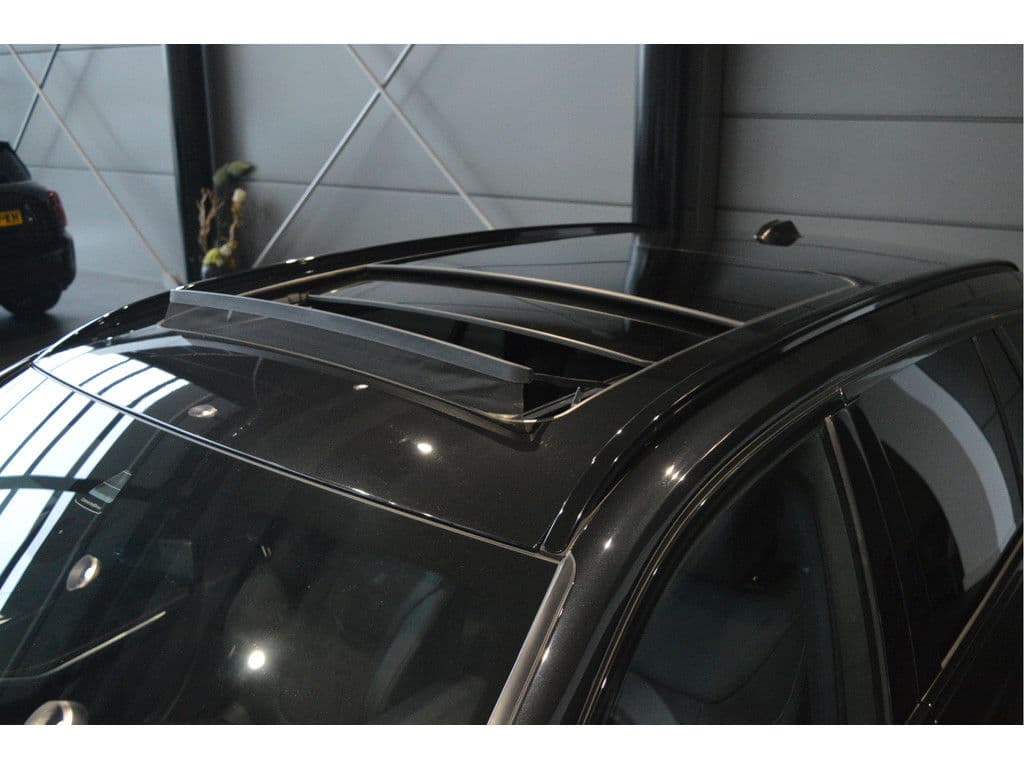 BMW 3 Serie Touring 320d M-SPORT pano camera led 18 inch 190 pk !! thumbnail 11