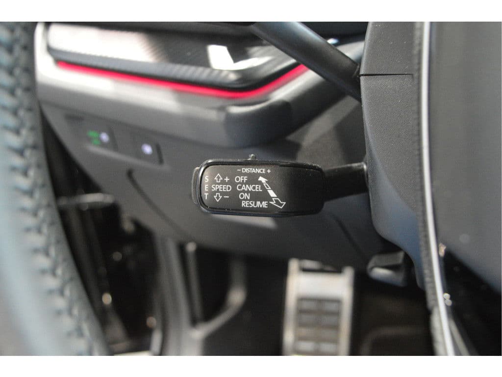 Škoda Octavia Combi 2.0 TDI Sportline navi camera led trekhaak 150 pk !! thumbnail 19