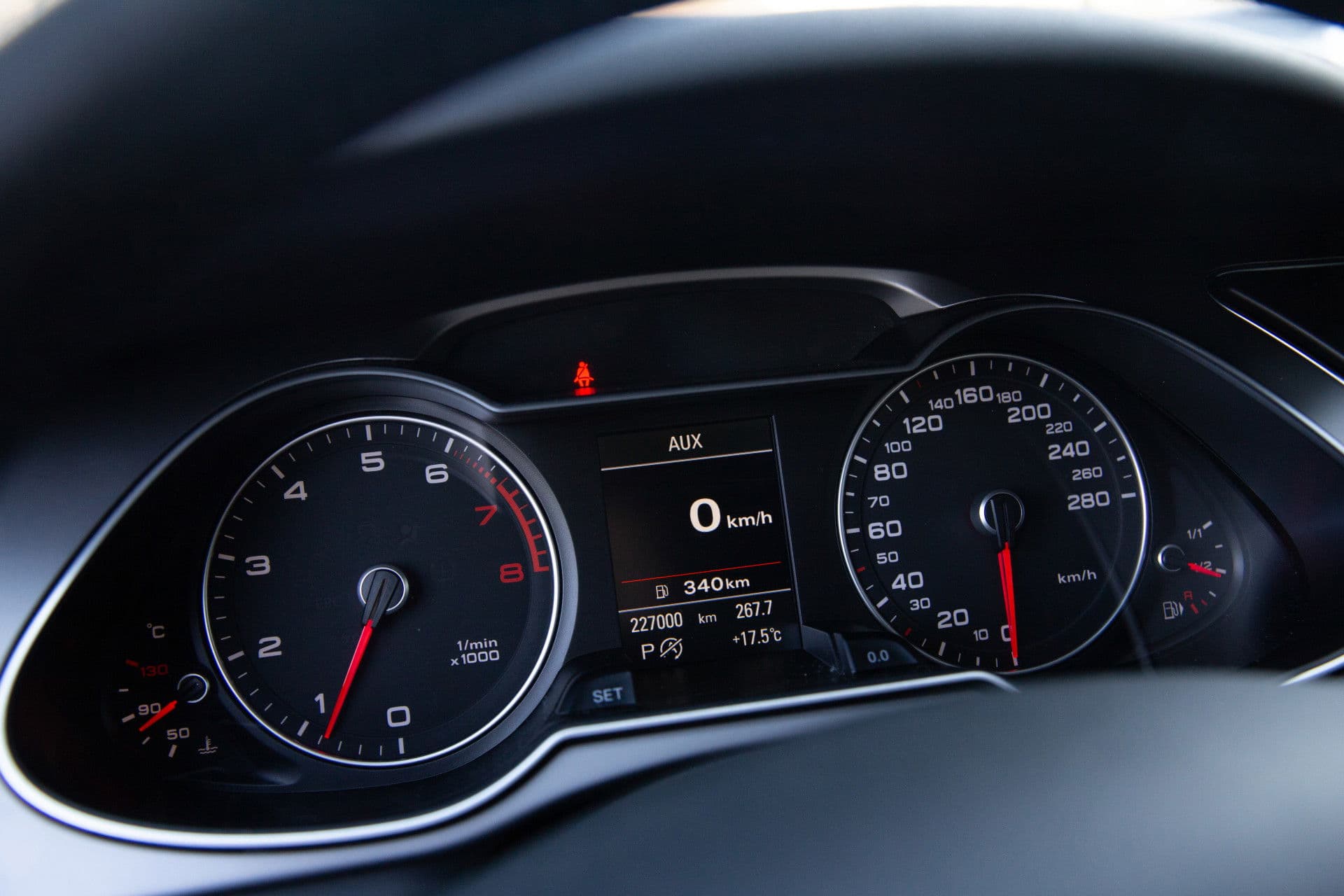 Audi A4 Avant 1.8 TFSI Business Edition , Stoelverwarming, Panoramadak, Apple Carplay, Keyless entry thumbnail 13