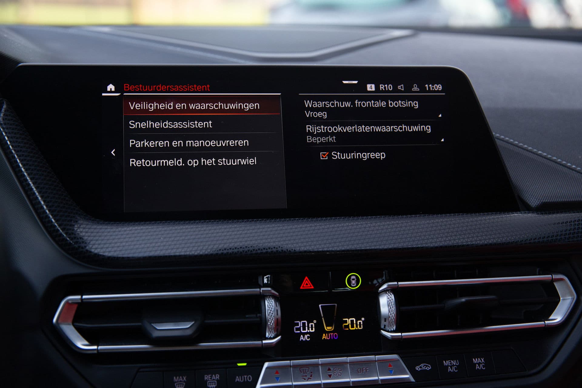 BMW 1-serie 118i Executive Edition , Achteruitrijcamera, Leer thumbnail 17