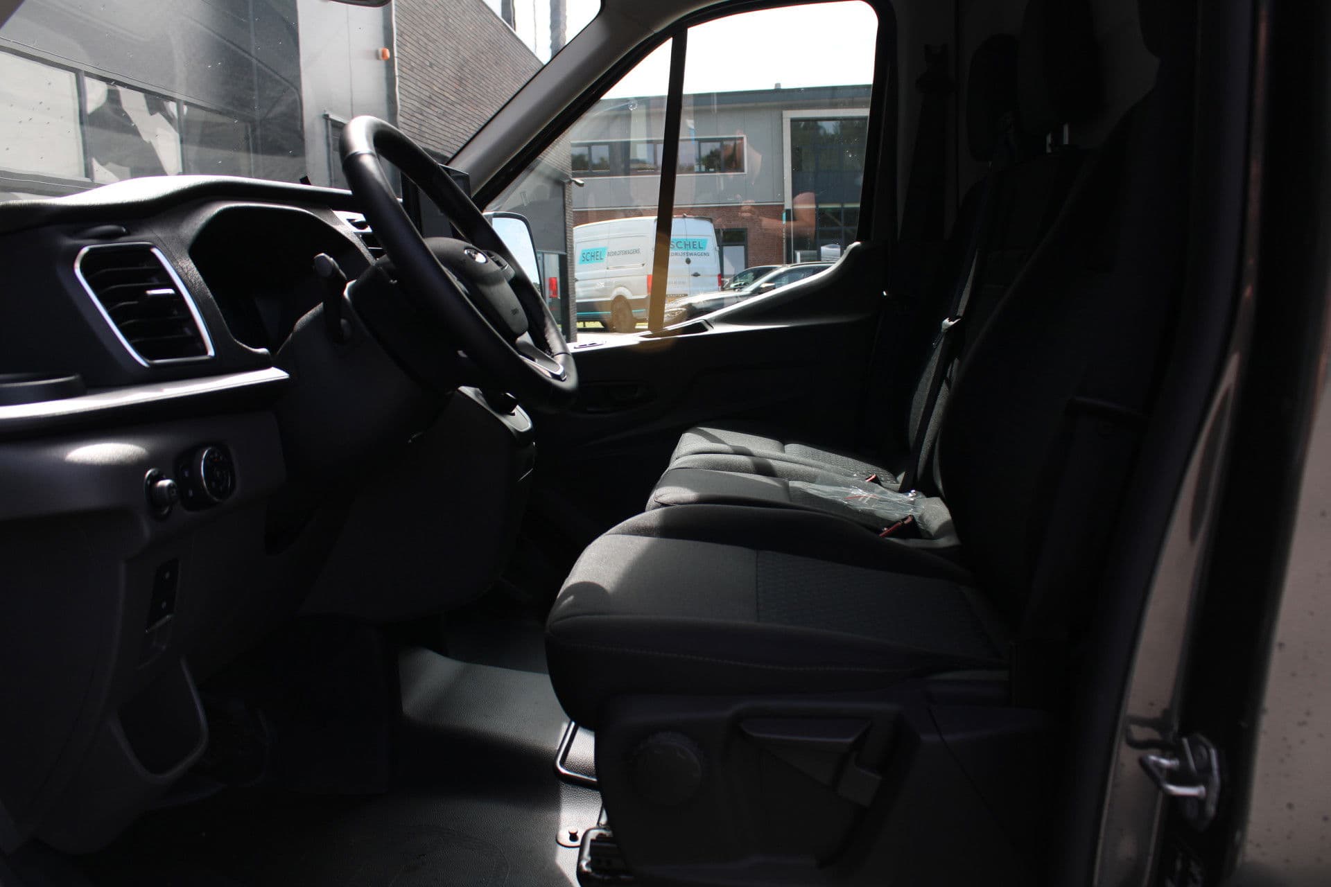 Ford Transit 350 2.0 TDCI L2H2 Trend 165pk - Facelift - Adaptive Cruise - Navigatie - Blind Spot - 360 Camera - Stoel - Stuurverwarming - Rijklaar thumbnail 31