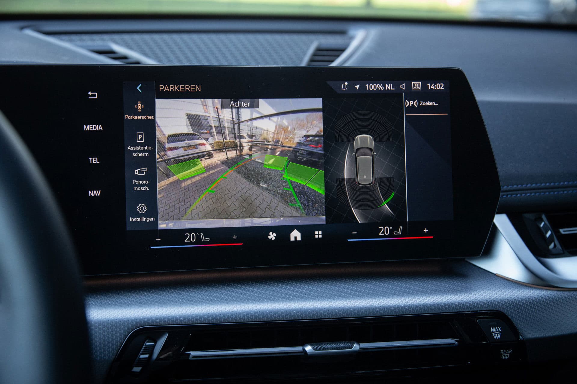 BMW X1 sDrive18i M-sport , Draadloze lader, Keyless entry, Achteruitrijcamera, thumbnail 12