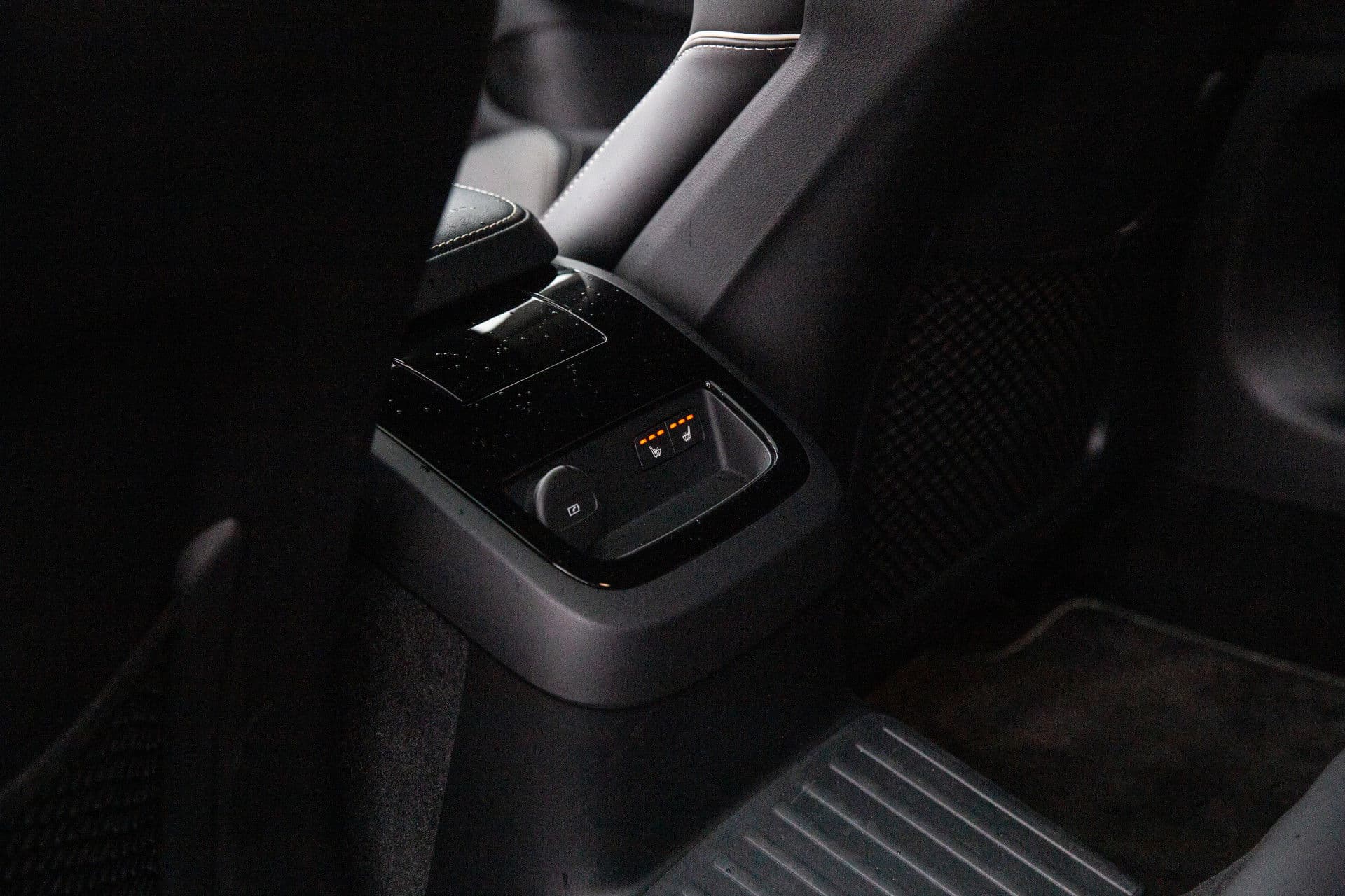 Volvo V60 2.0 T8 AWD Polestar Engineered , NL-Auto, Panoramadak, 360-camera, Harman&Kardon, HUD thumbnail 23