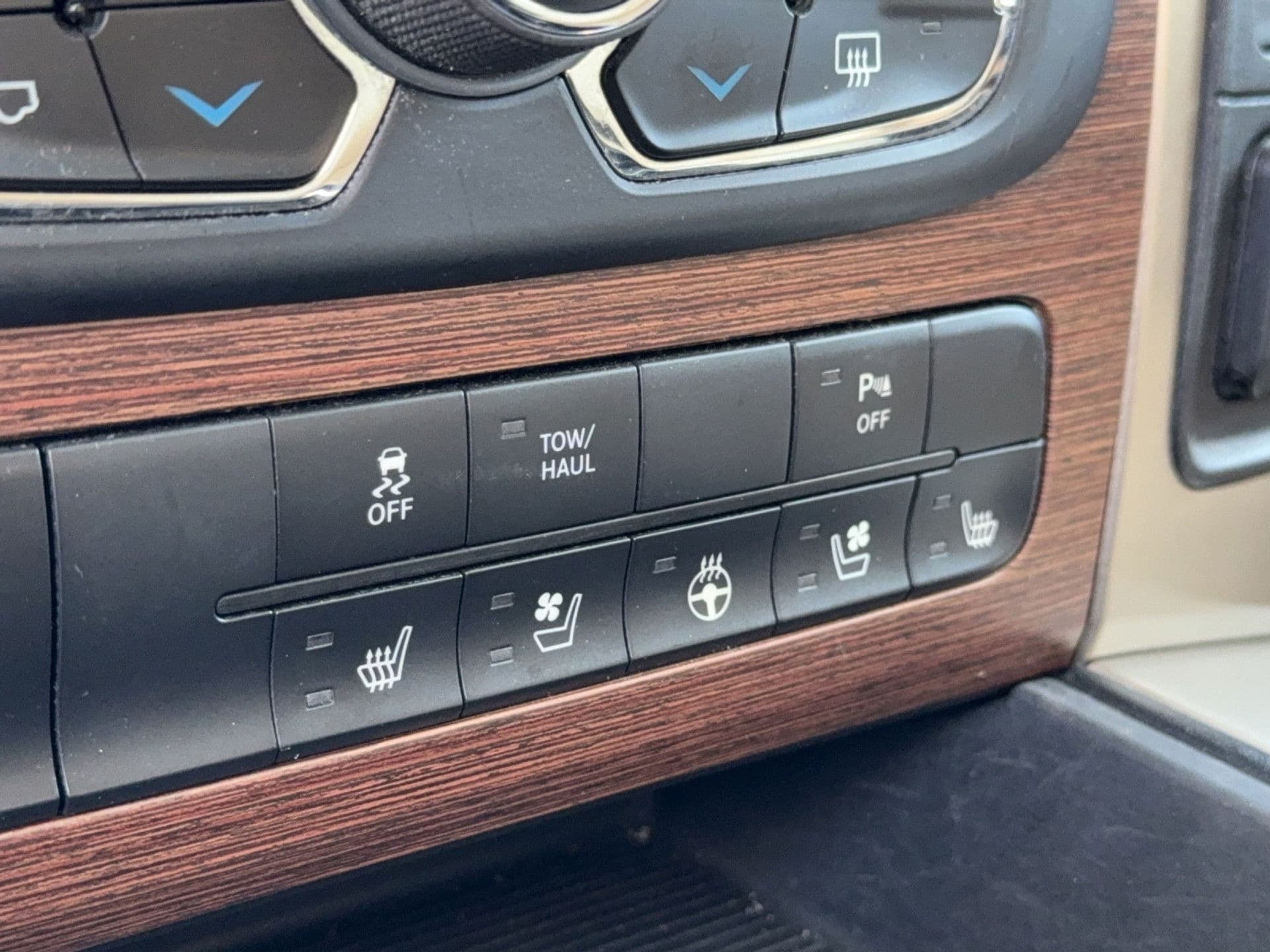 Dodge Ram 1500 5.7 V8 4x4 Crew Cab 5'7 Laramie | 382 EURO BIJTELLING | Stoel ventilatie | LPG thumbnail 3