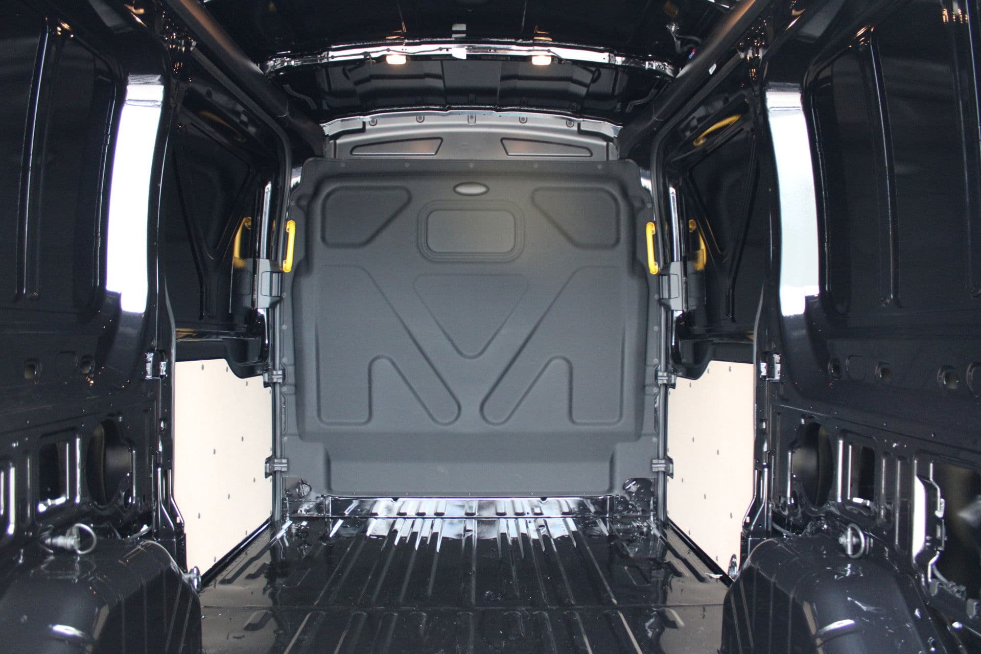 Ford Transit 350 2.0 TDCI L2H2 Limited 165pk - 2x Schuifdeur - Navi - 360 Camera - Adaptive Cruise - Xenon - Blind Spot - Rijklaar thumbnail 5