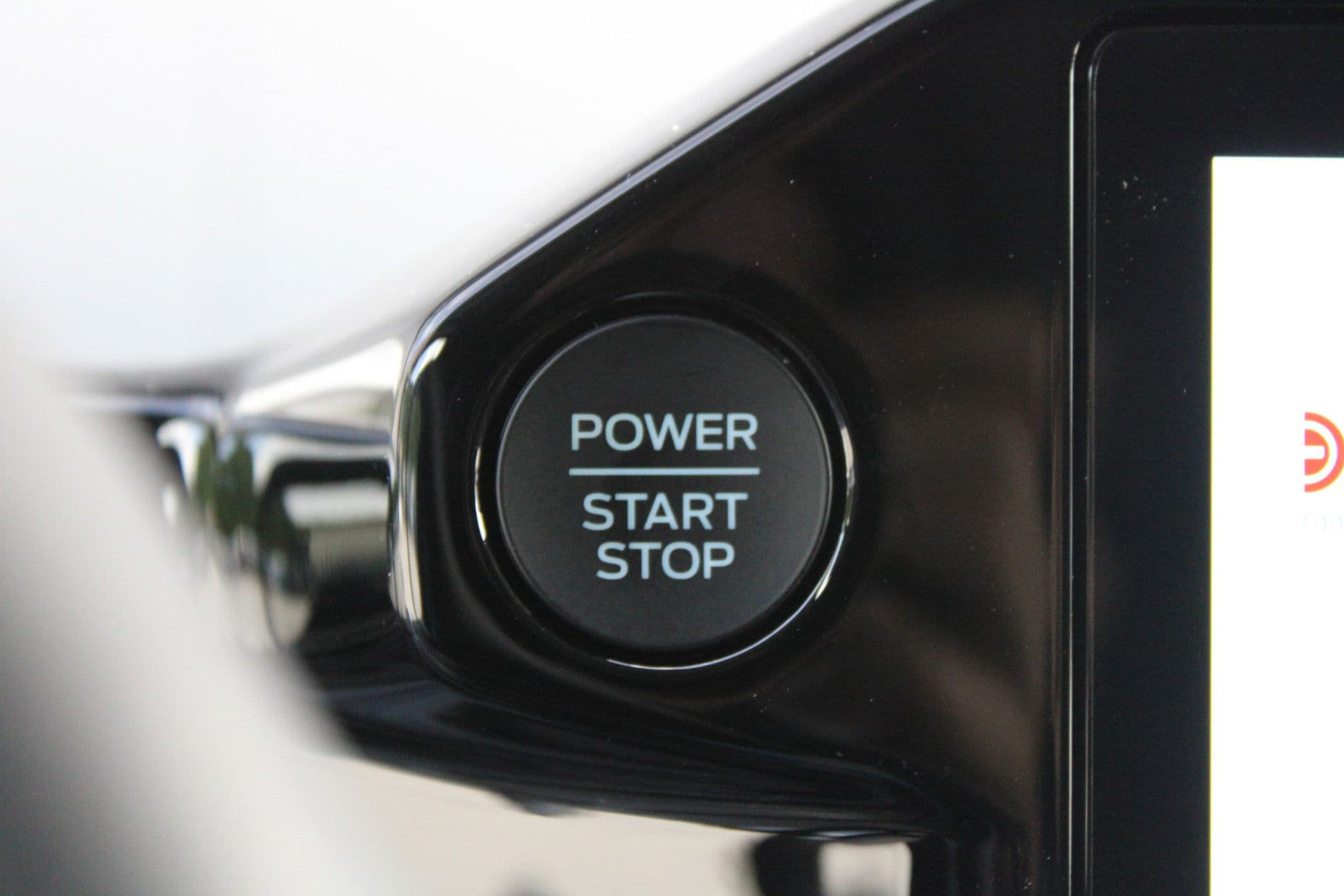 Ford Transit Custom 320 2.0 TDCI L2H1 Limited 150pk - Adaptive Cruise - Verwarmd stuur - Blind spot - Navigatie - Camera - Draadloos laden - Rijklaar thumbnail 27