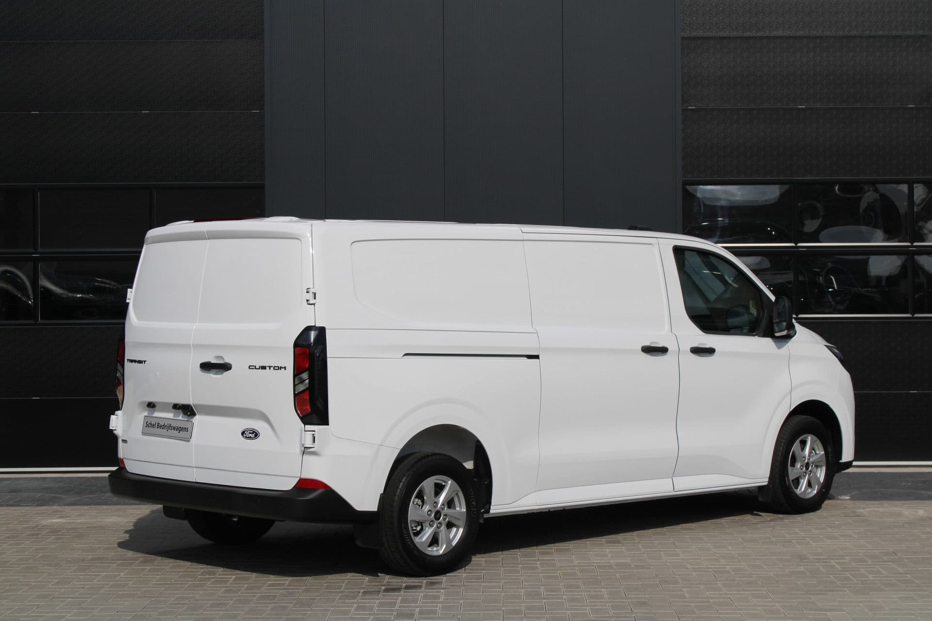 Ford Transit Custom 320 2.5 PHEV L2H1 Trend 232pk - 5 jaar GARANTIE - 2x Schuifdeur - Adaptive Cruise - Blind Spot - Navigatie - Camera - Verwarmd Stuur - Rijklaar thumbnail 6