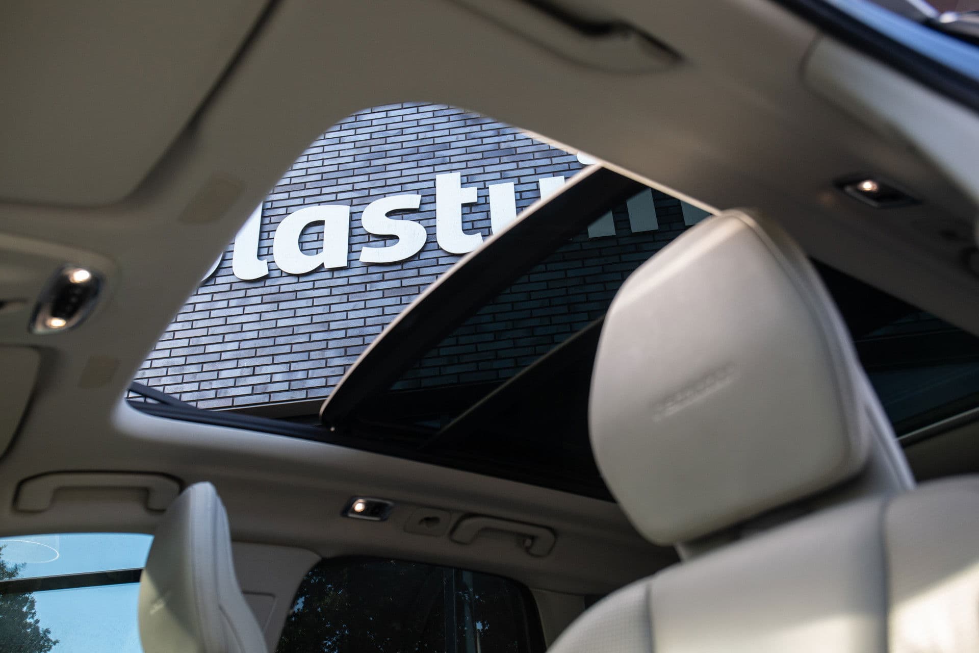 Volvo XC60 2.0 T5 Inscription , Luchtvering, Panoramadak, Trekhaak, Head-up Display, thumbnail 5